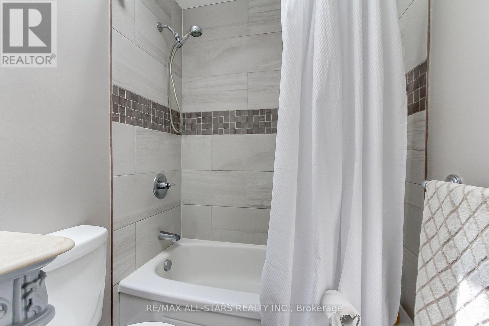 7 JOHN HARVEY STREET - 24