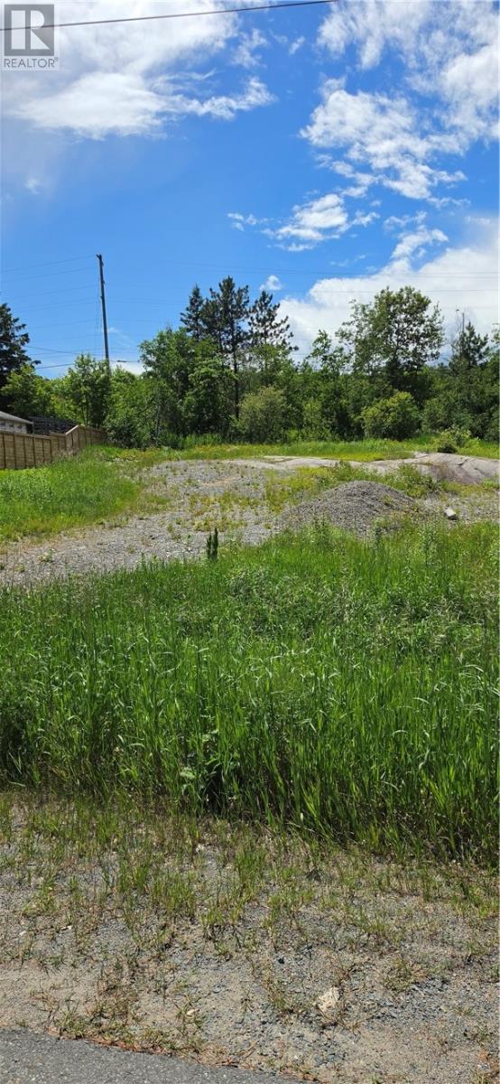 1249 Hillside Avenue, Val Caron — photo 3