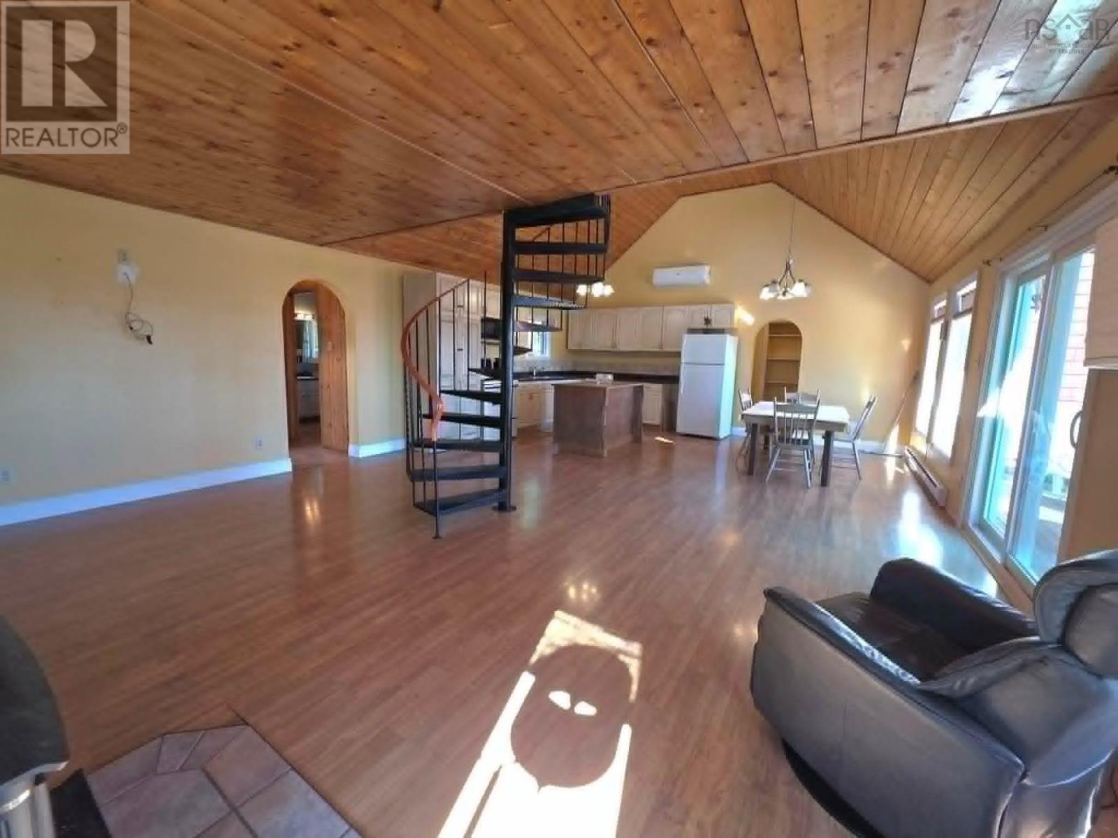 251 Bayview Drive - 19