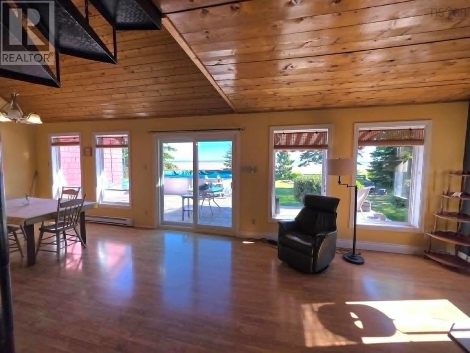 251 Bayview Drive - 24