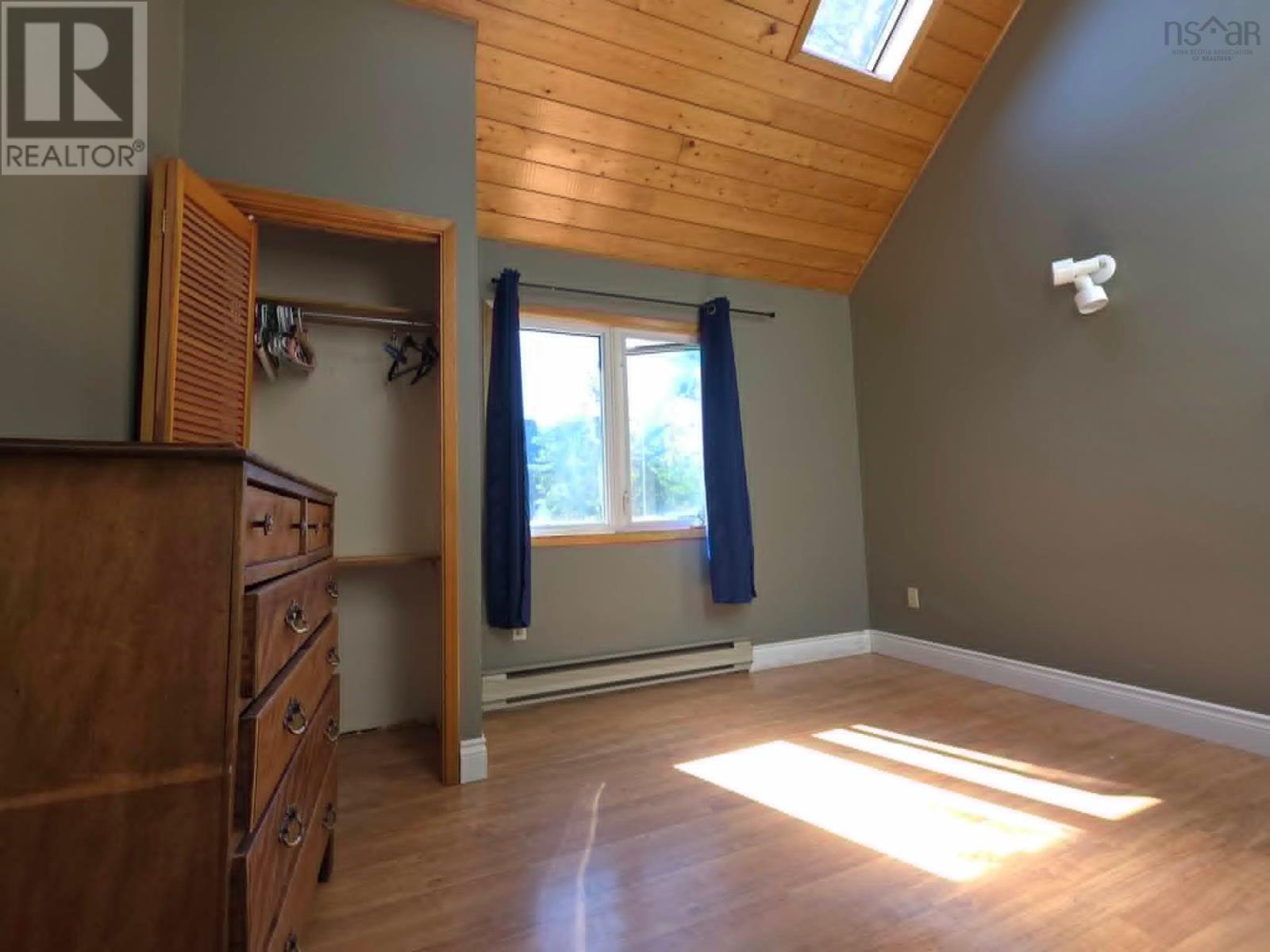 251 Bayview Drive - 35