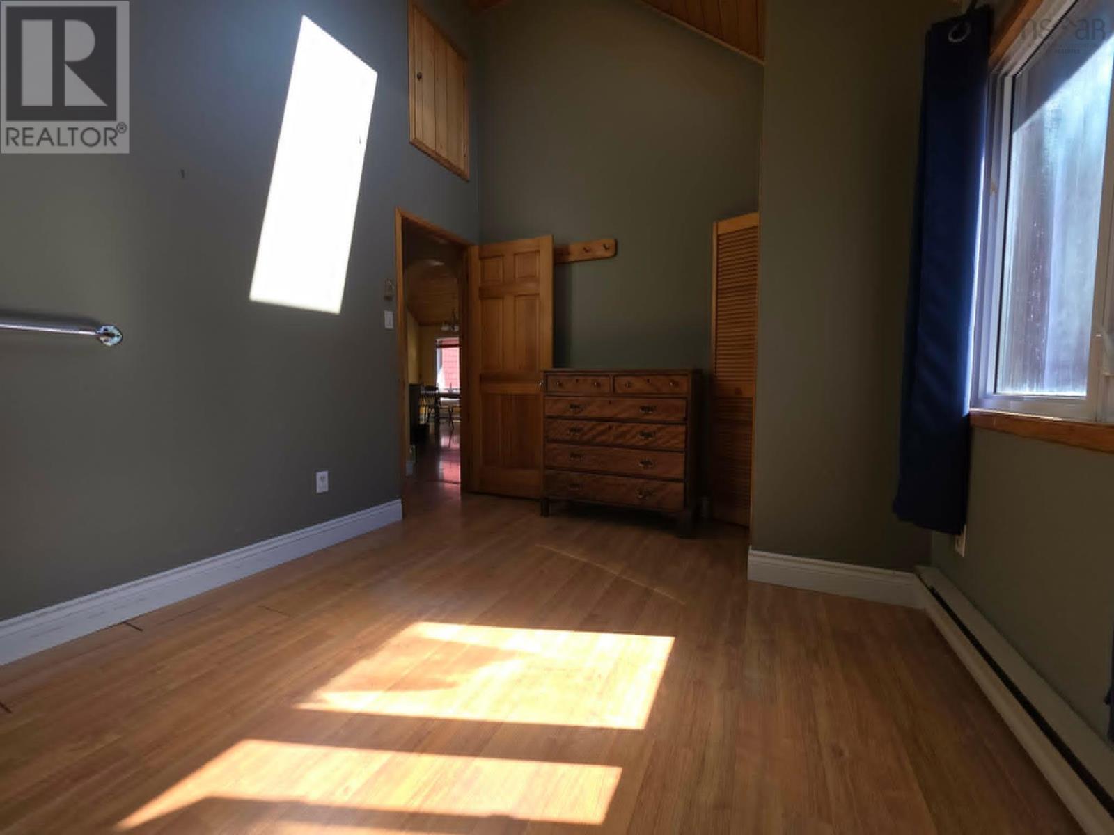 251 Bayview Drive - 34