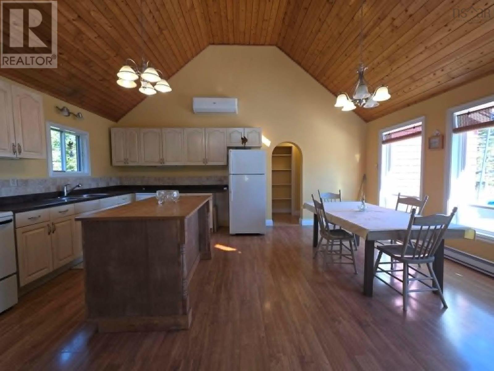251 Bayview Drive - 29