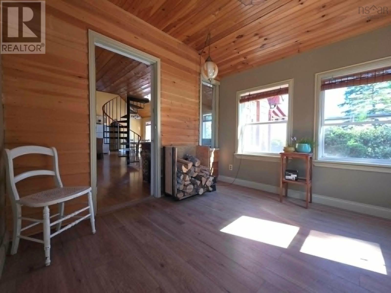 251 Bayview Drive - 16