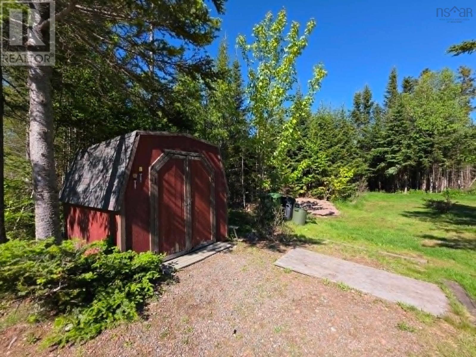 251 Bayview Drive - 8