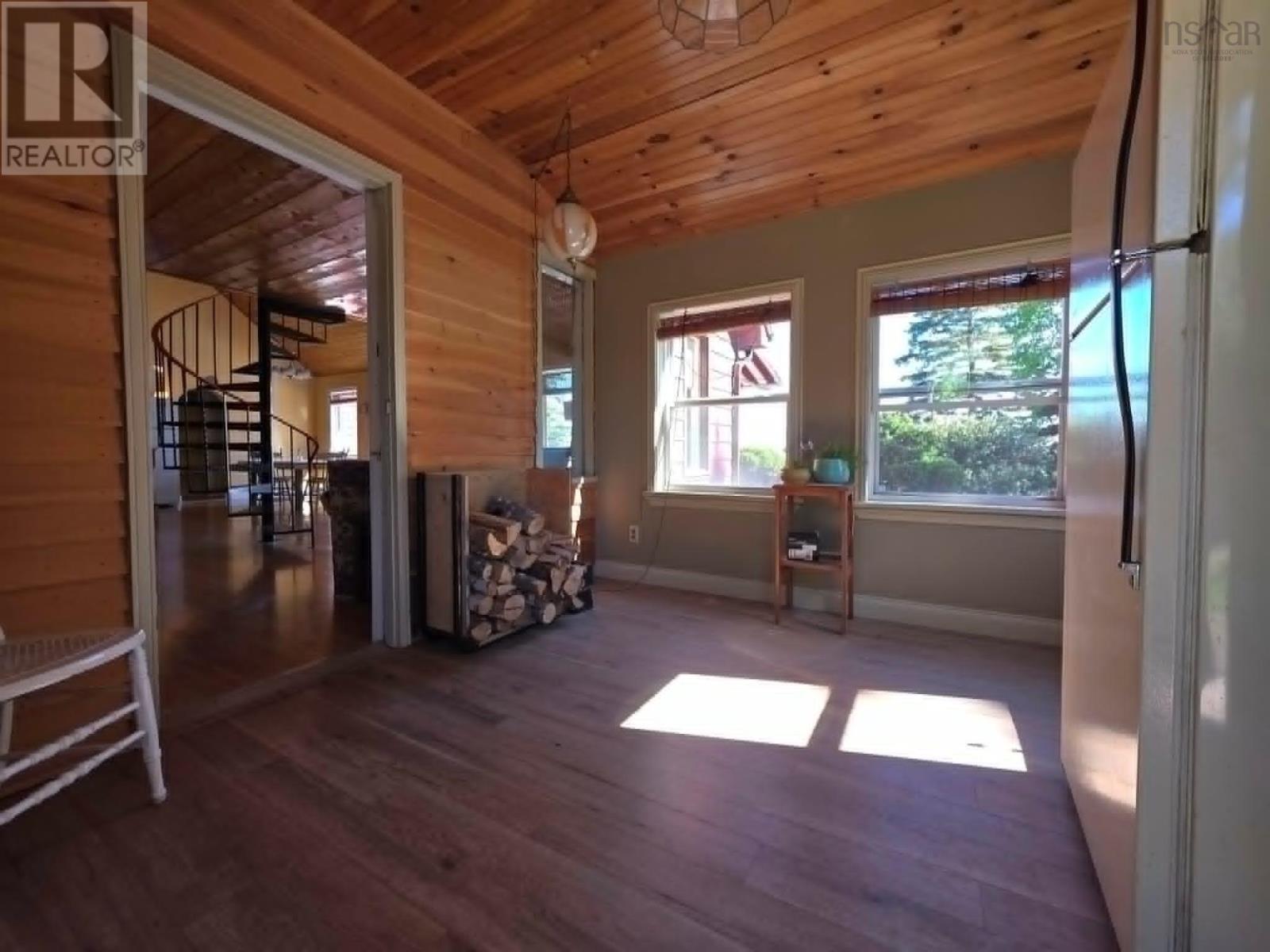 251 Bayview Drive - 15