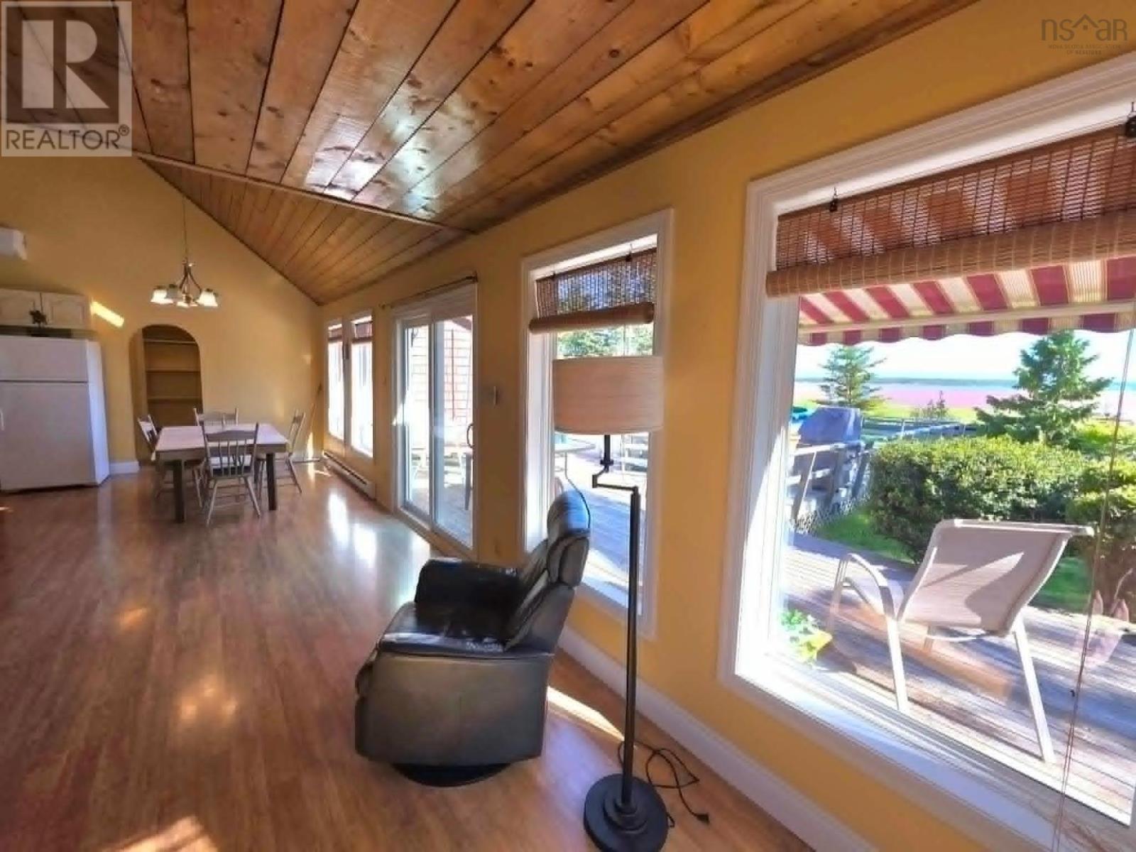 251 Bayview Drive - 25