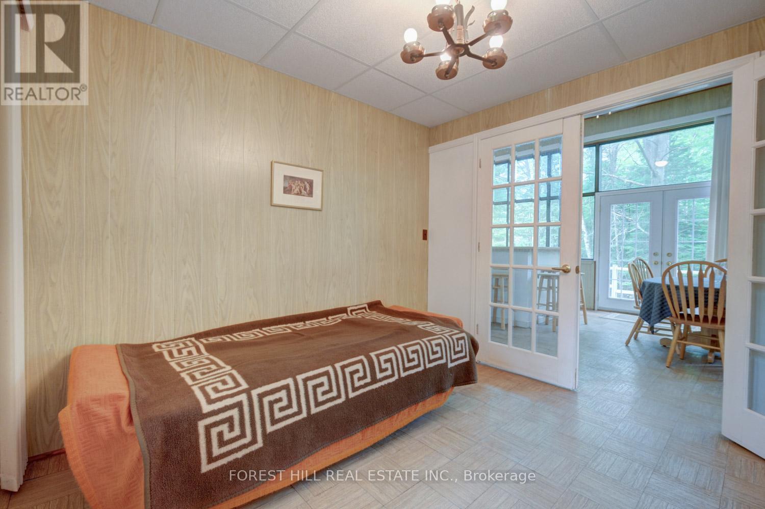 49 LESLIE STREET - 21