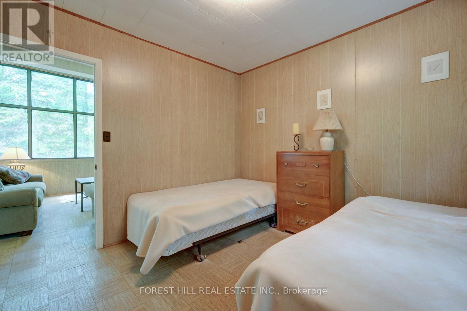 49 LESLIE STREET - 19