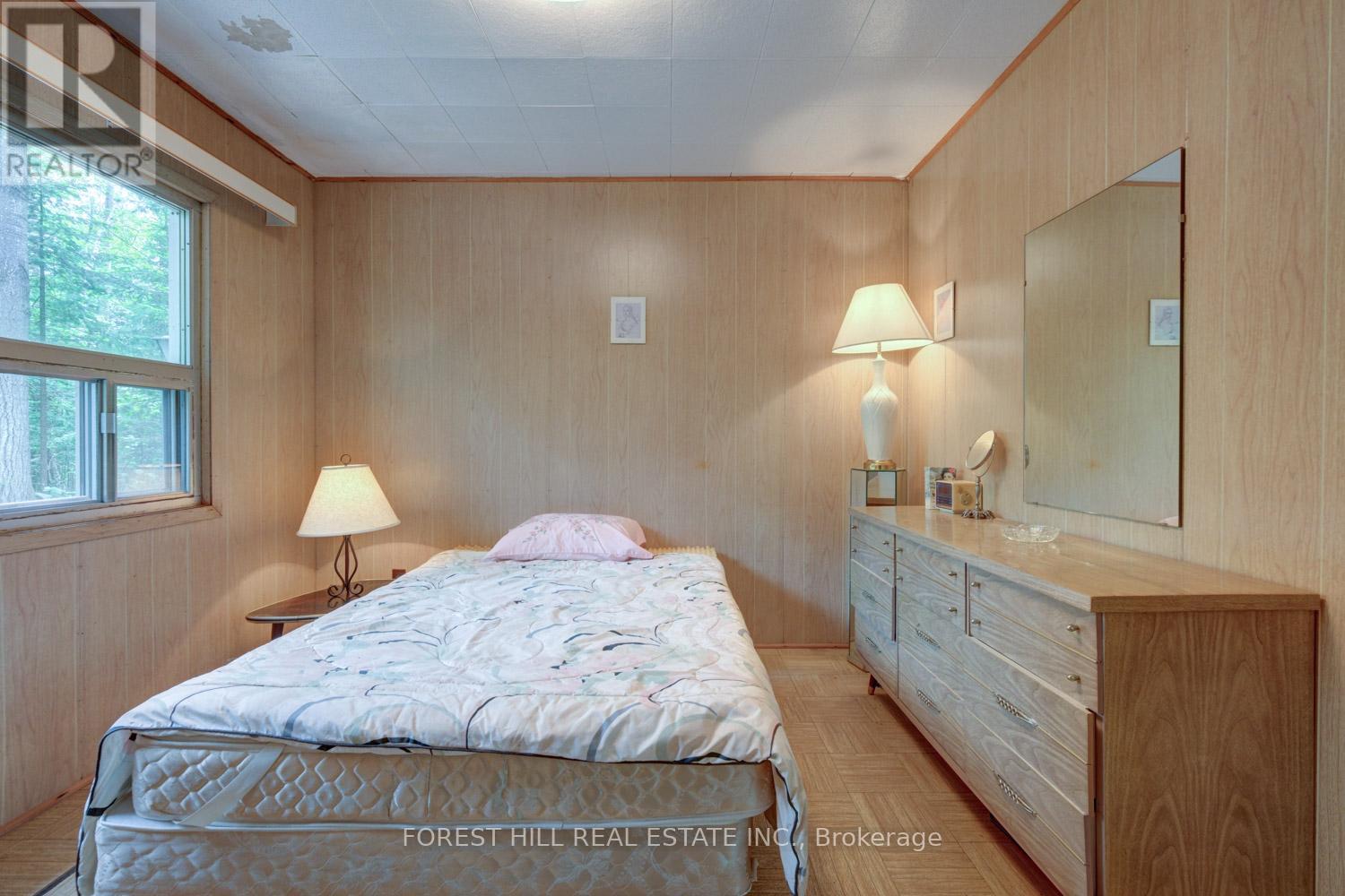 49 LESLIE STREET - 24