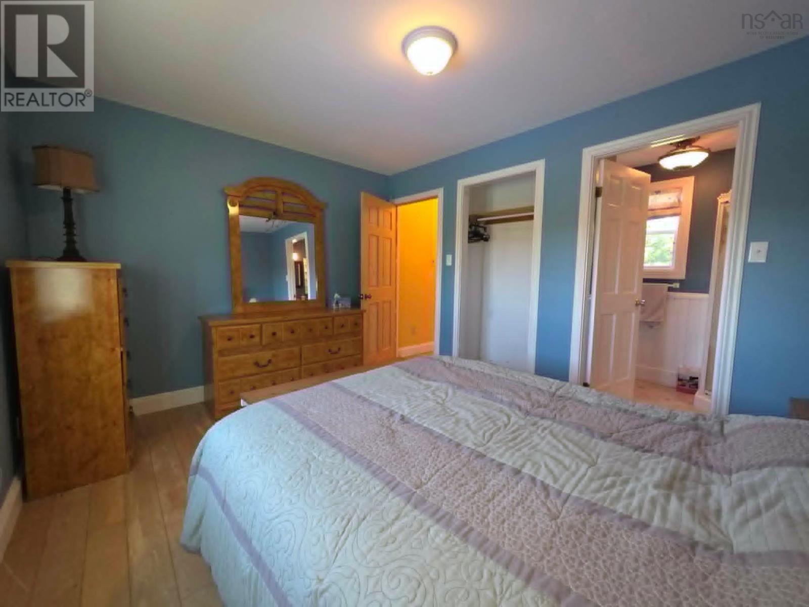 251 Bayview Drive - 41