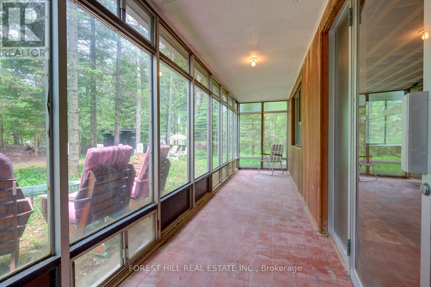 49 LESLIE STREET - 27