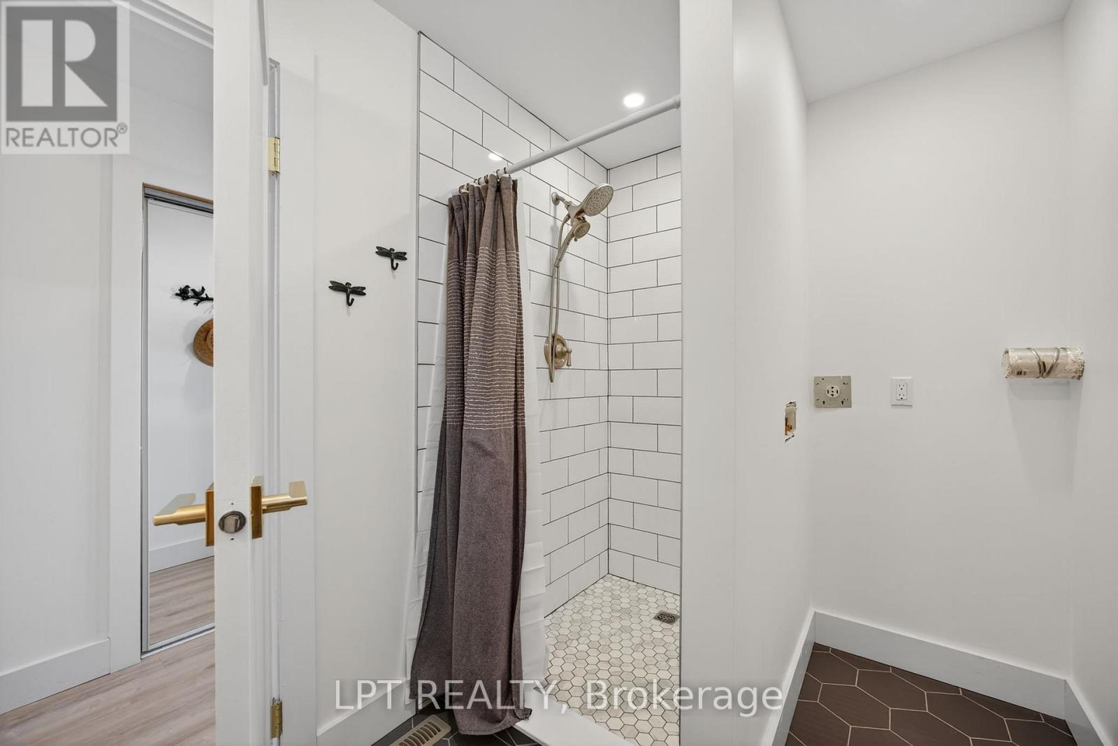 154 PARK ROAD - 20