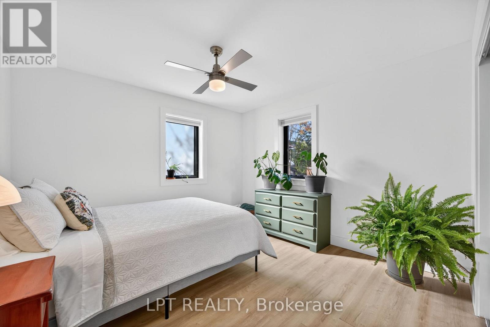 154 PARK ROAD - 17