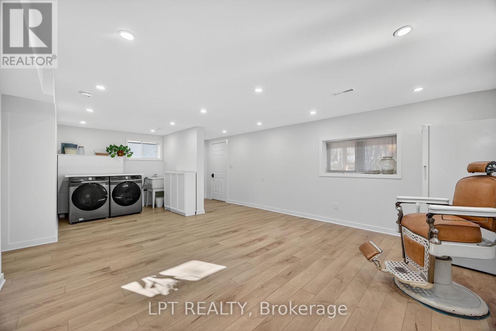 154 PARK ROAD - 38
