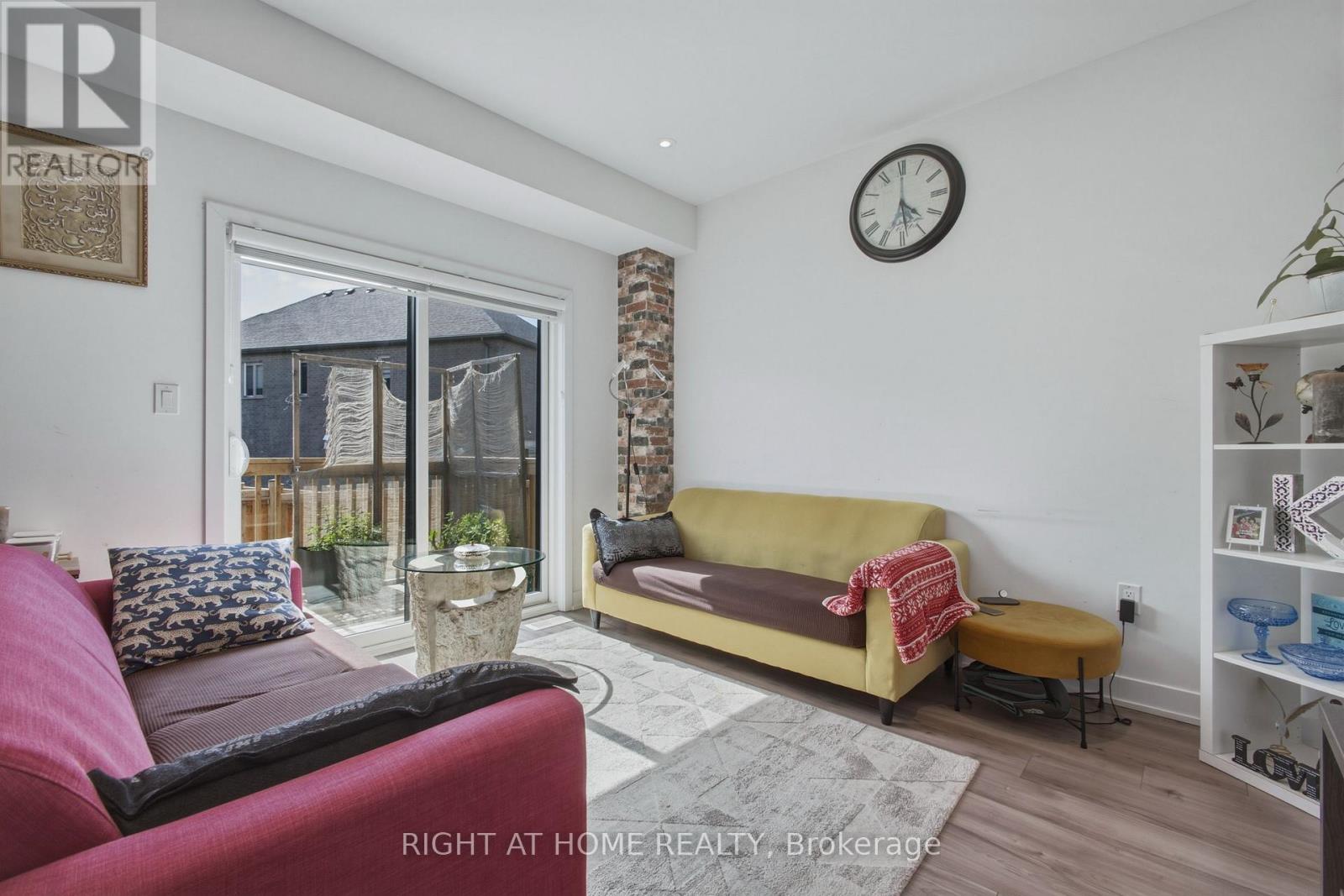 15 HAY LANE - 8