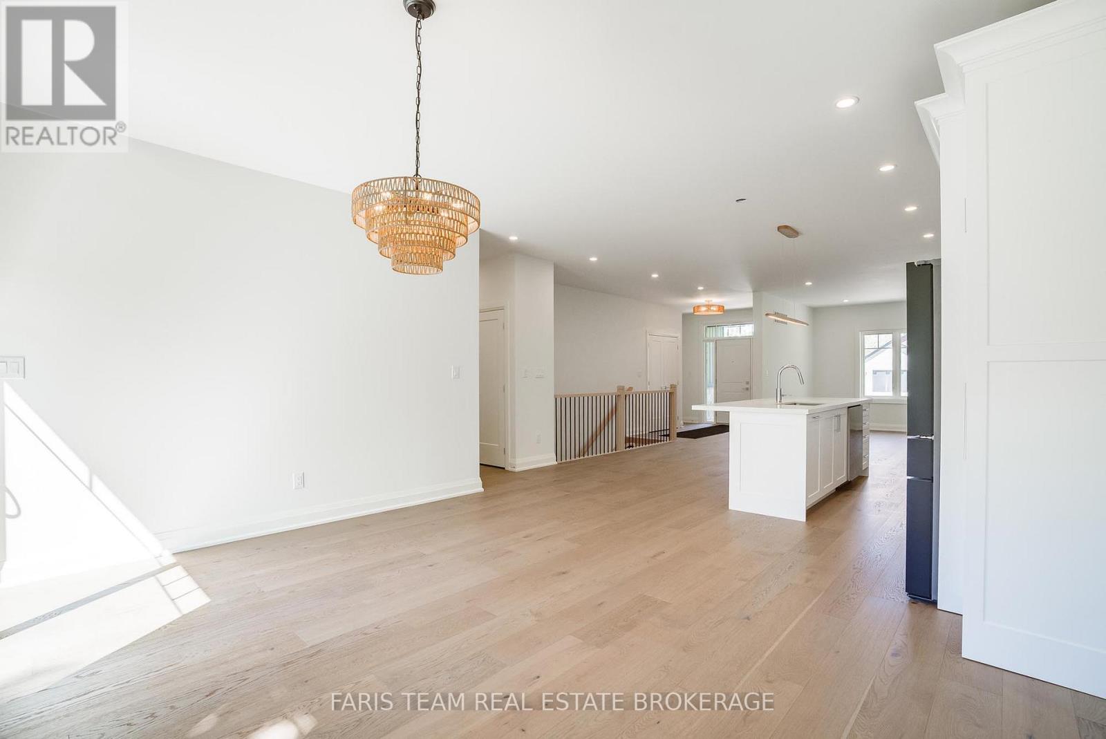 45 SHEPPARD STREET - 13