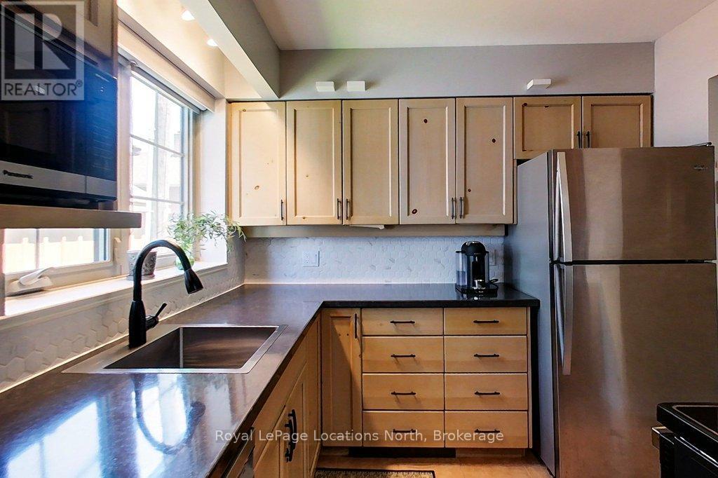 115 ROBINSON STREET - 14