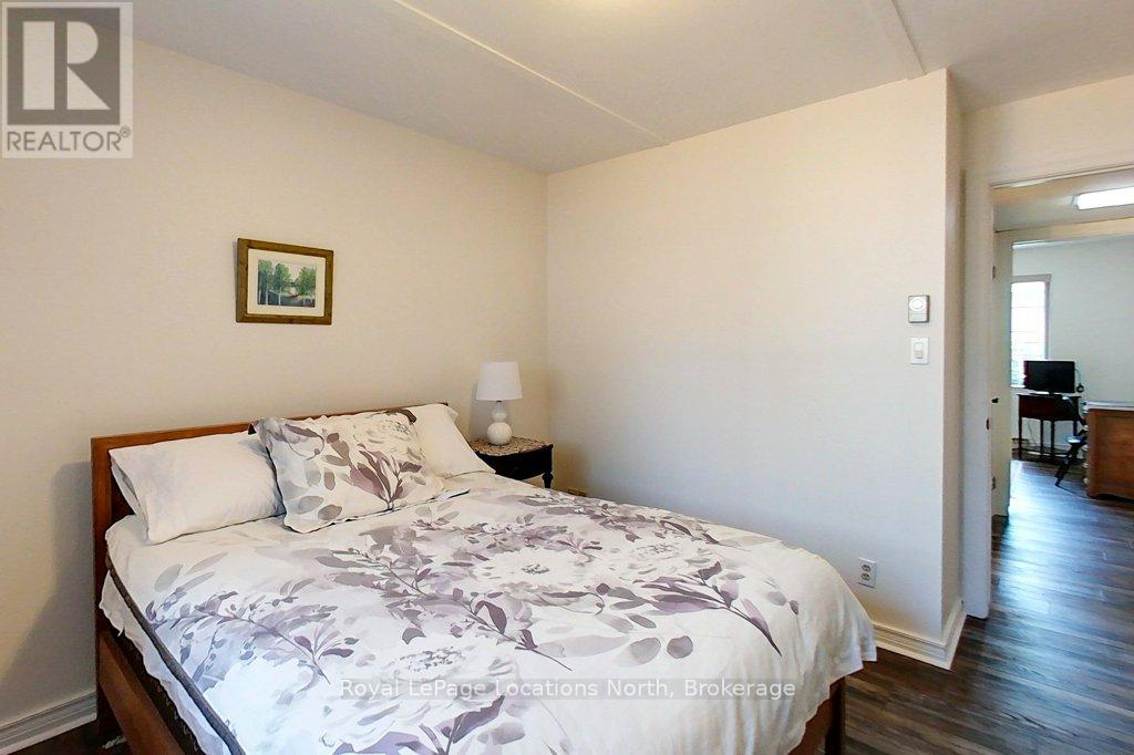 115 ROBINSON STREET - 18