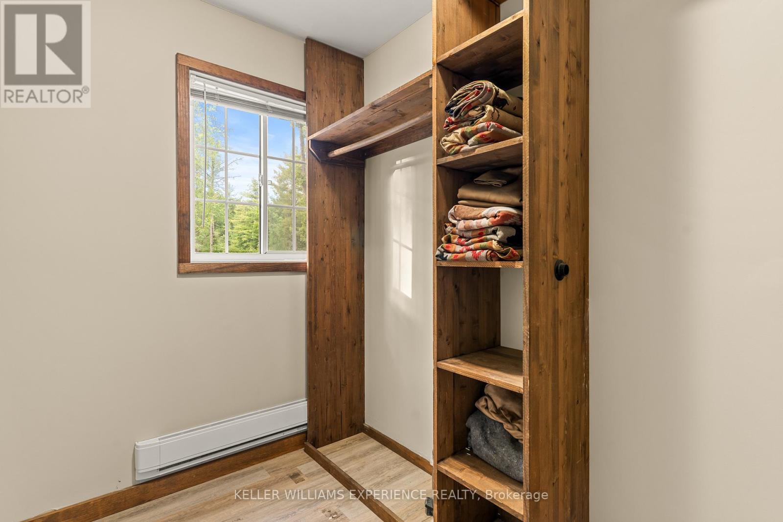 7516 ISLAND CRESCENT W - 22