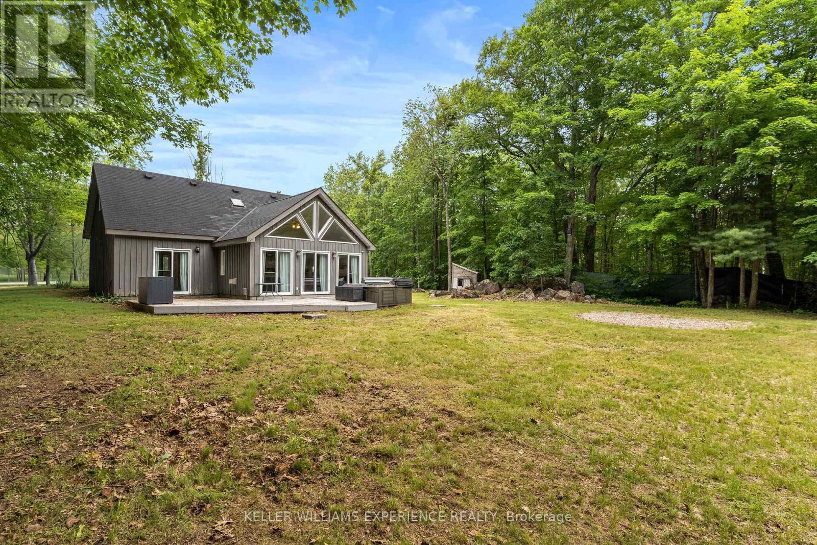 7516 ISLAND CRESCENT W - 32
