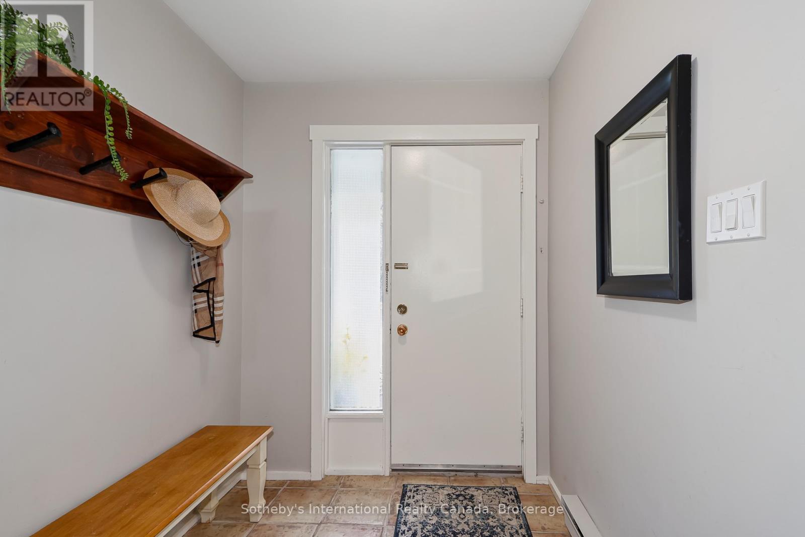 #214 214 ESCARPMENT CRESCENT - 2