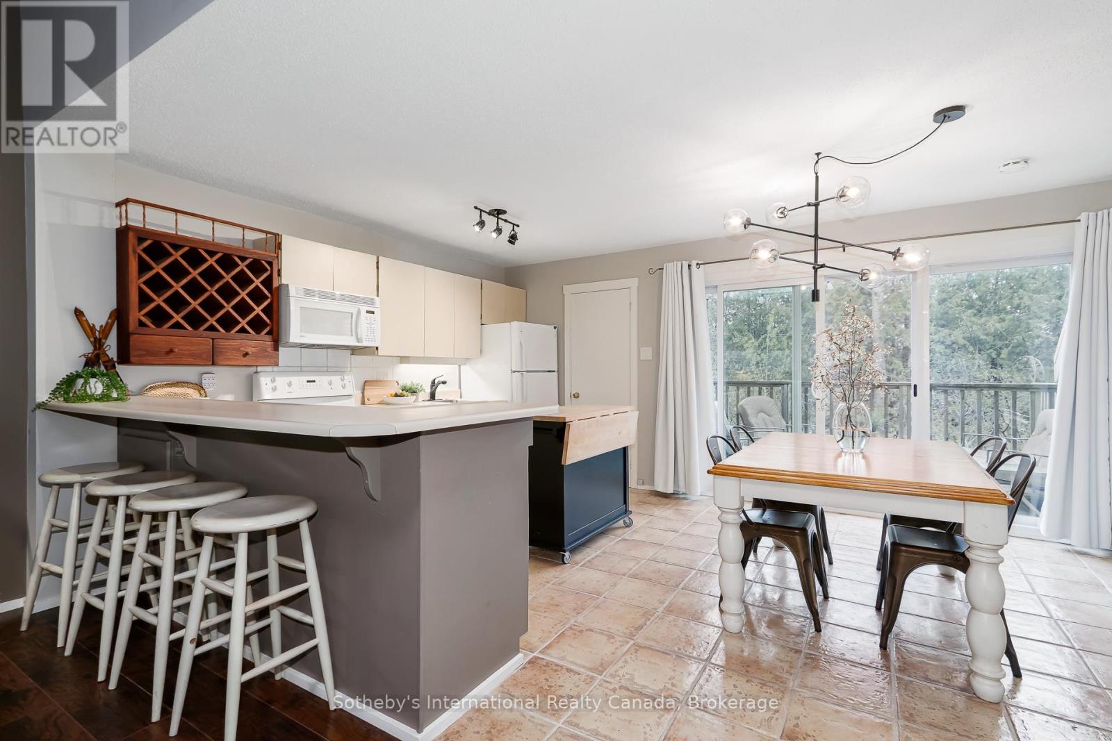 #214 214 ESCARPMENT CRESCENT - Image 6