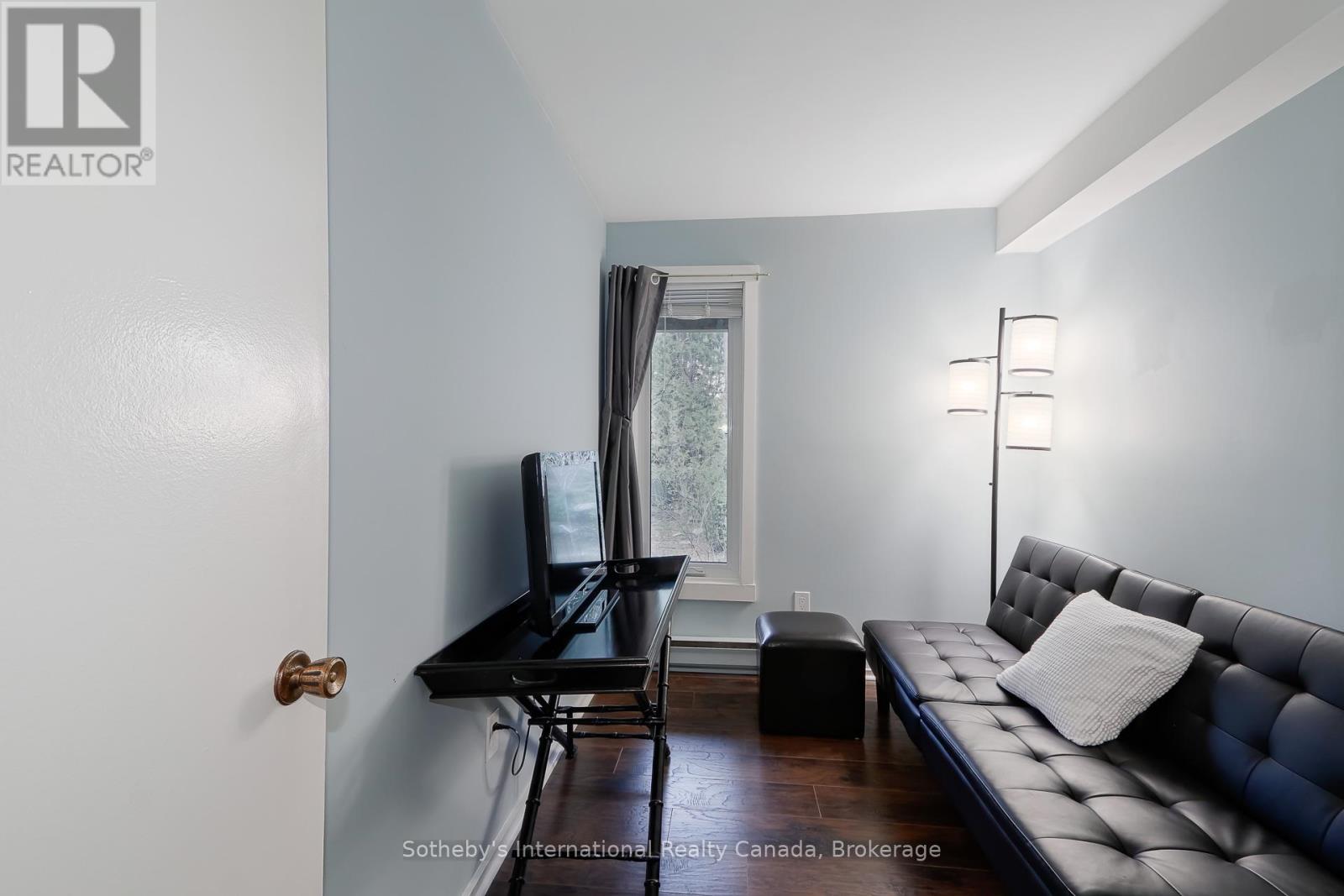 #214 214 ESCARPMENT CRESCENT - Image 23
