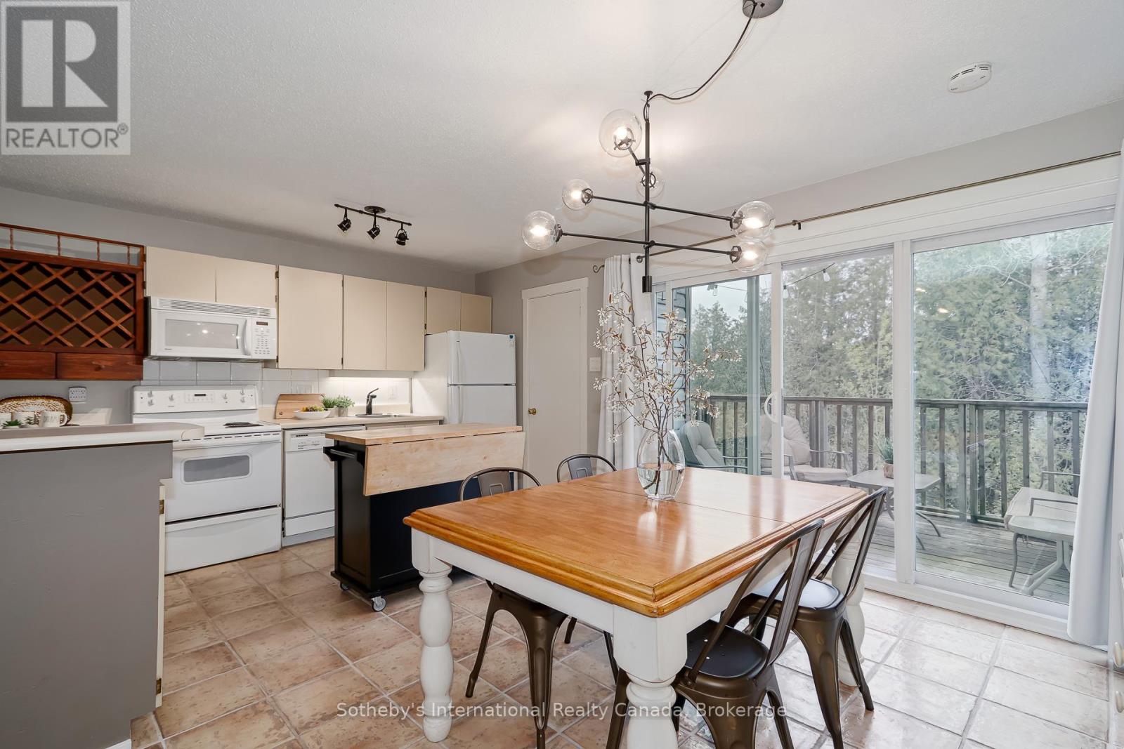 #214 214 ESCARPMENT CRESCENT - Image 3