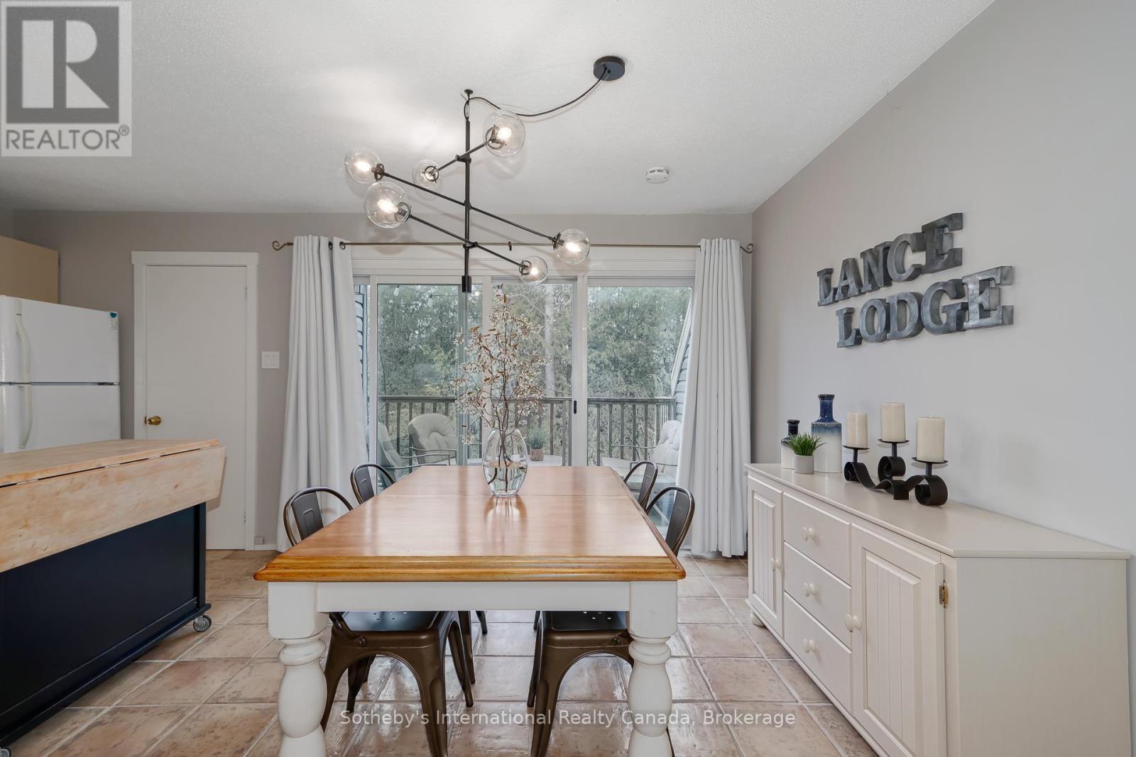 #214 214 ESCARPMENT CRESCENT - Image 5