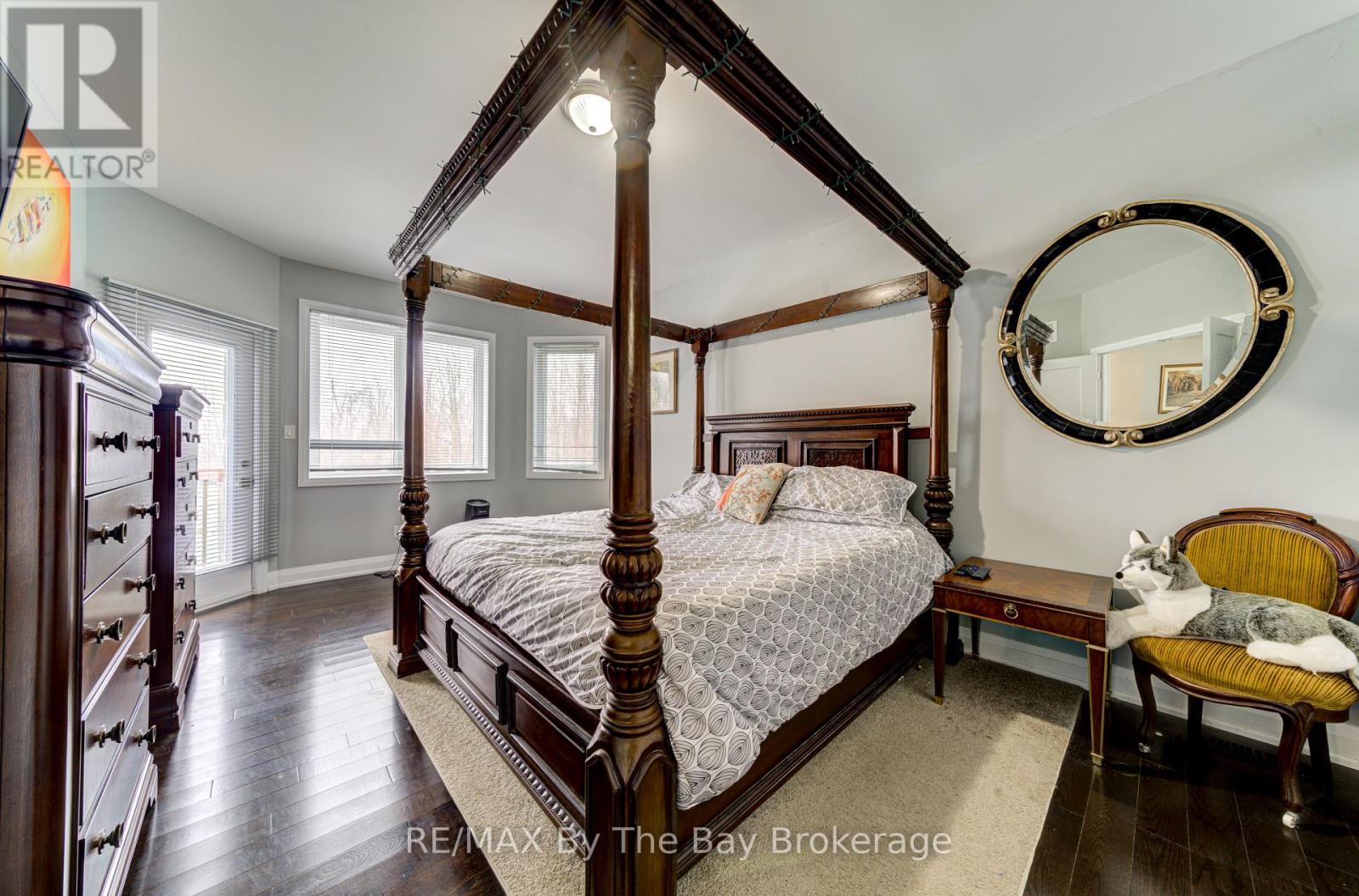 16 WALNUT DRIVE - 20