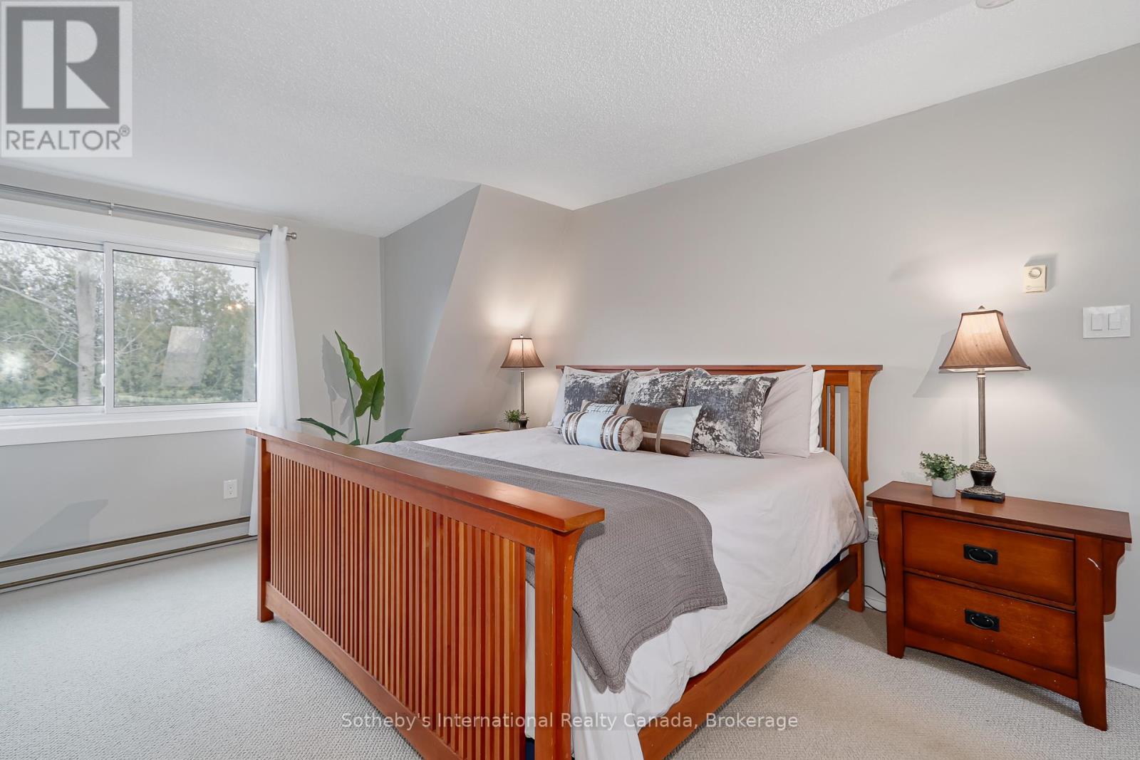 #214 214 ESCARPMENT CRESCENT - Image 14