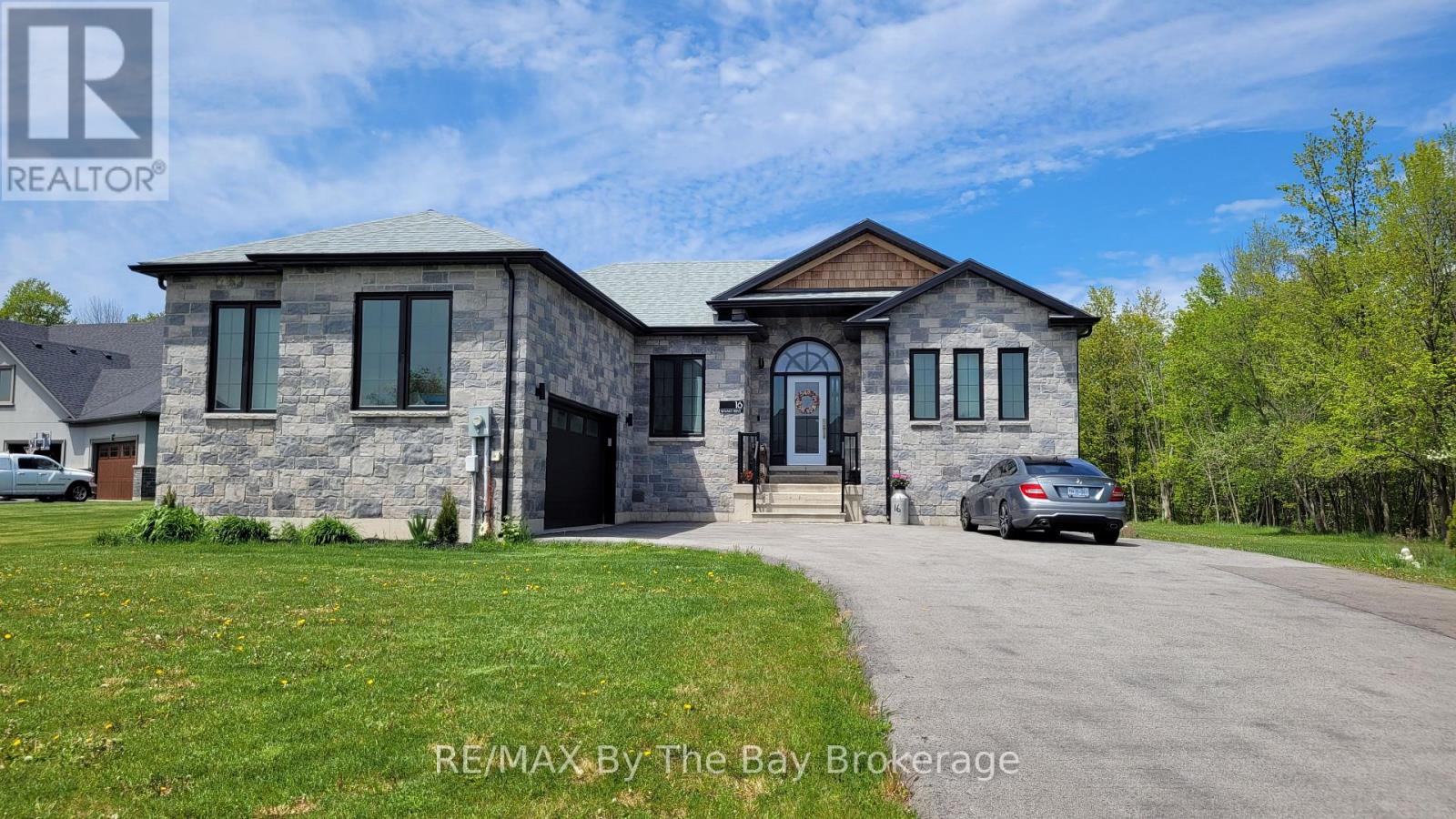 16 WALNUT DRIVE - 38