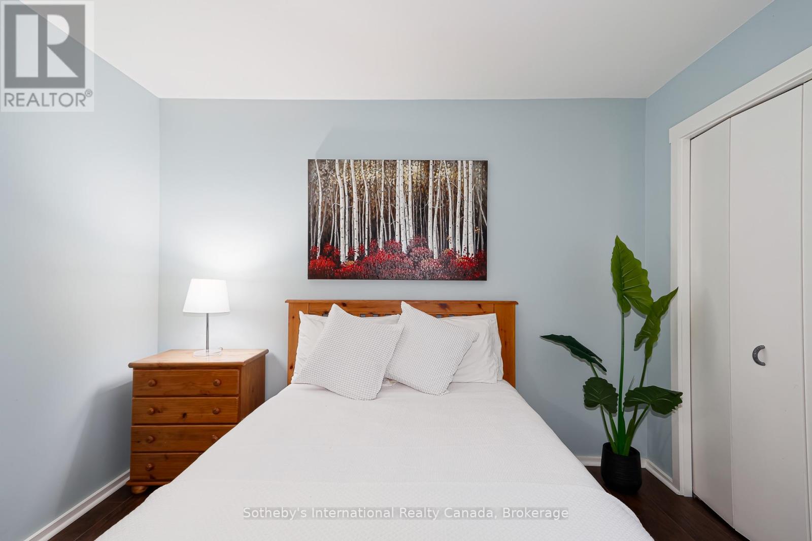 #214 214 ESCARPMENT CRESCENT - Image 19