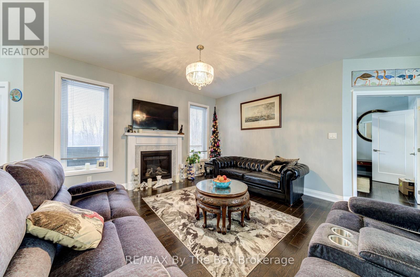 16 WALNUT DRIVE - 5