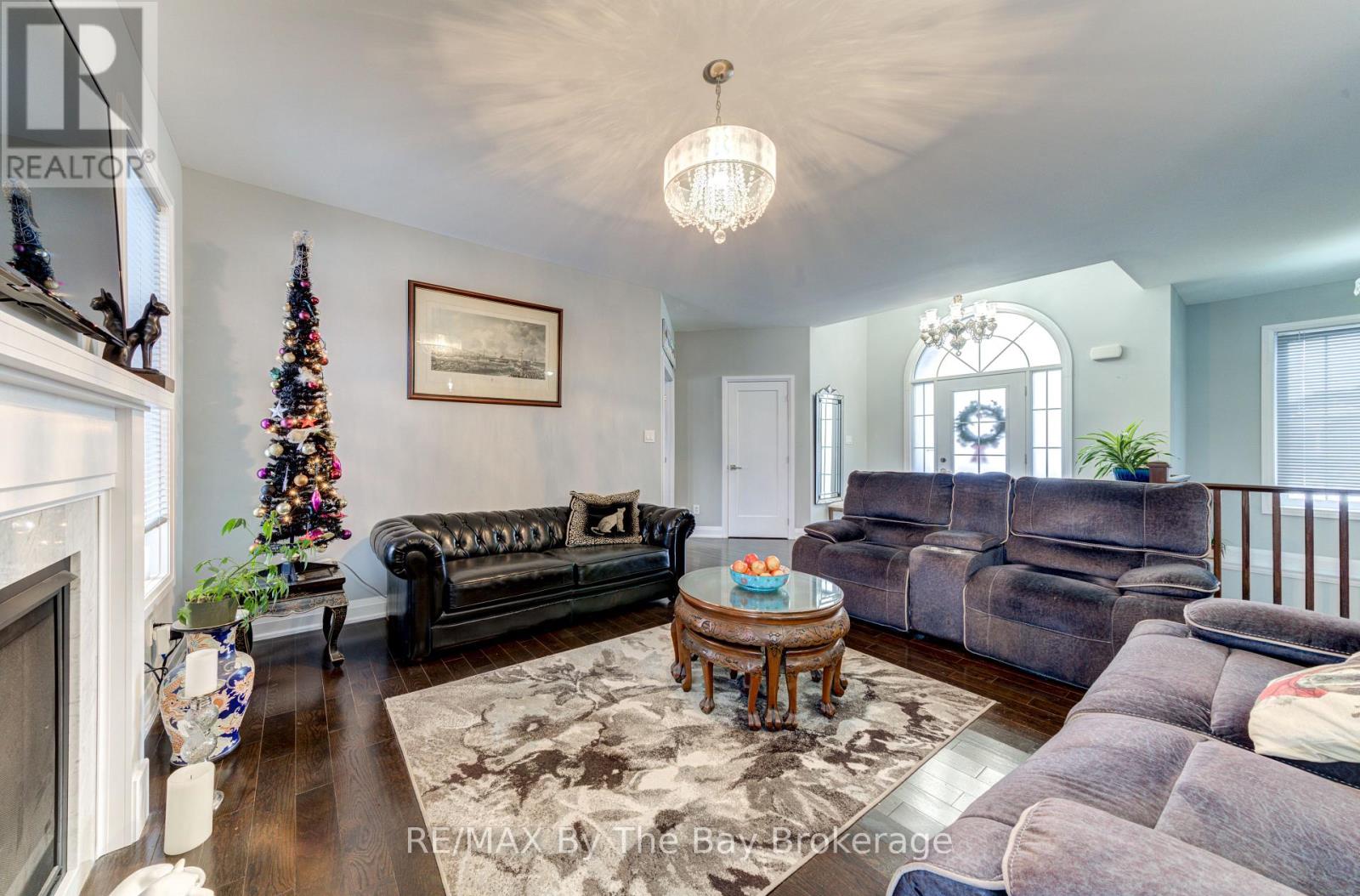 16 WALNUT DRIVE - 6