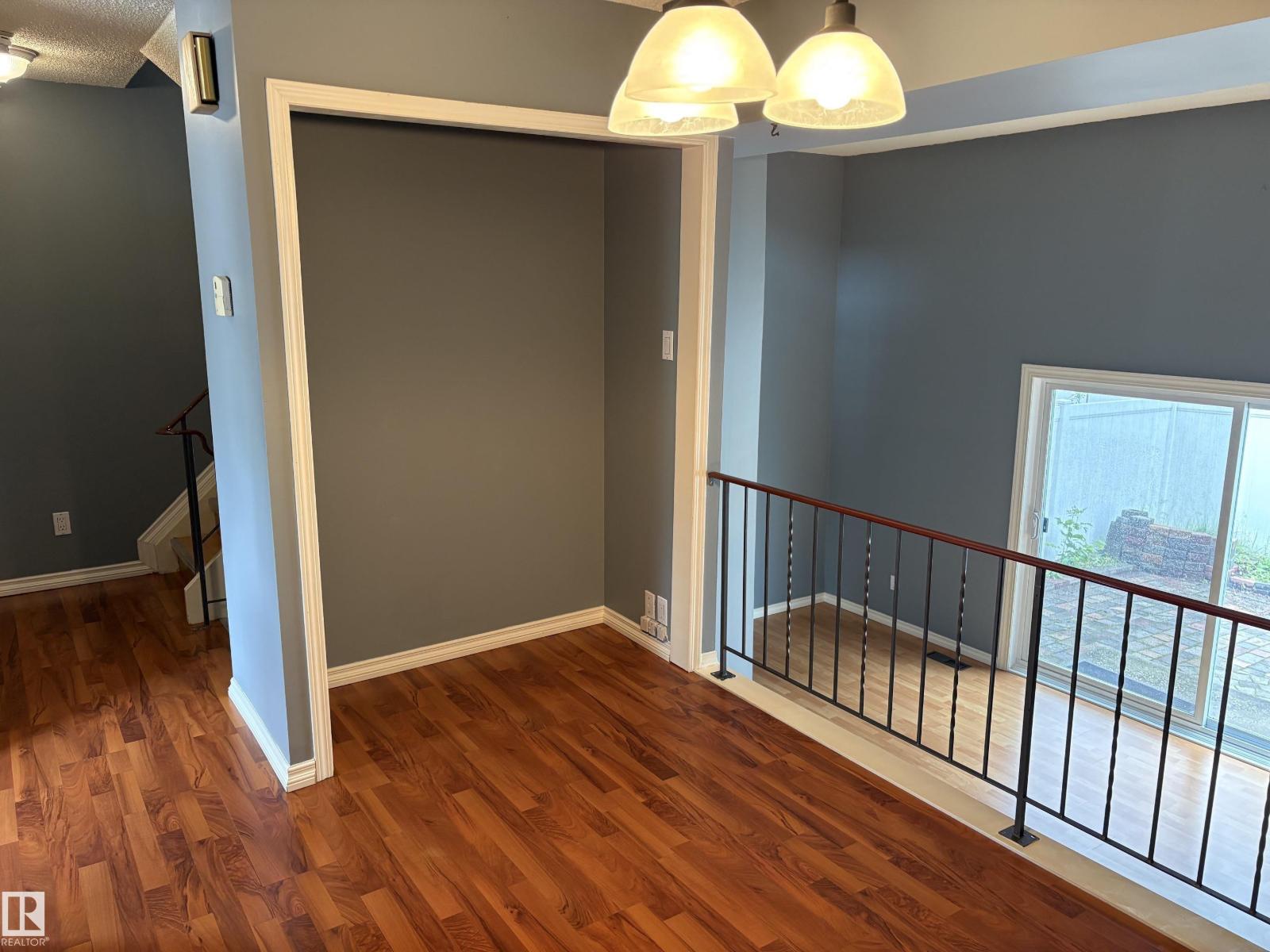 14644 52 ST NW - 4