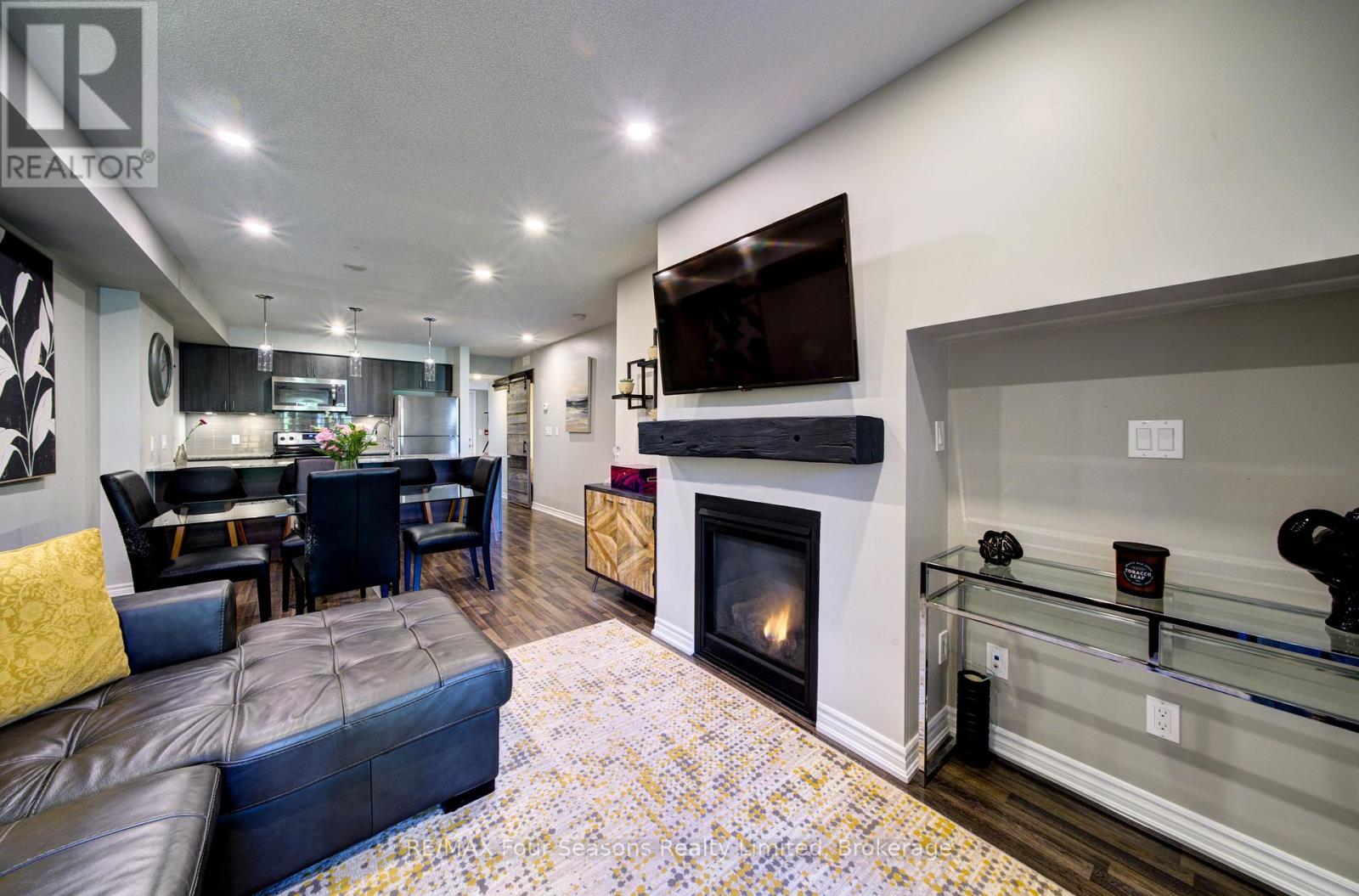 #104 5 ANCHORAGE CRESCENT - 18