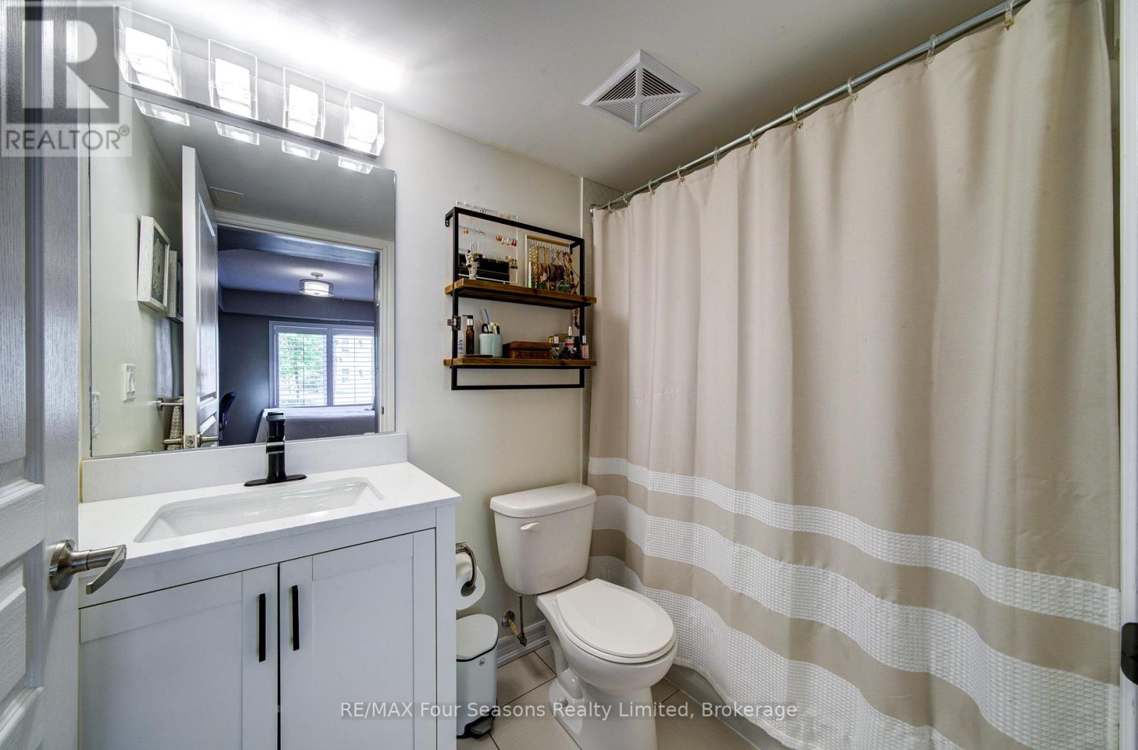 #104 5 ANCHORAGE CRESCENT - 27