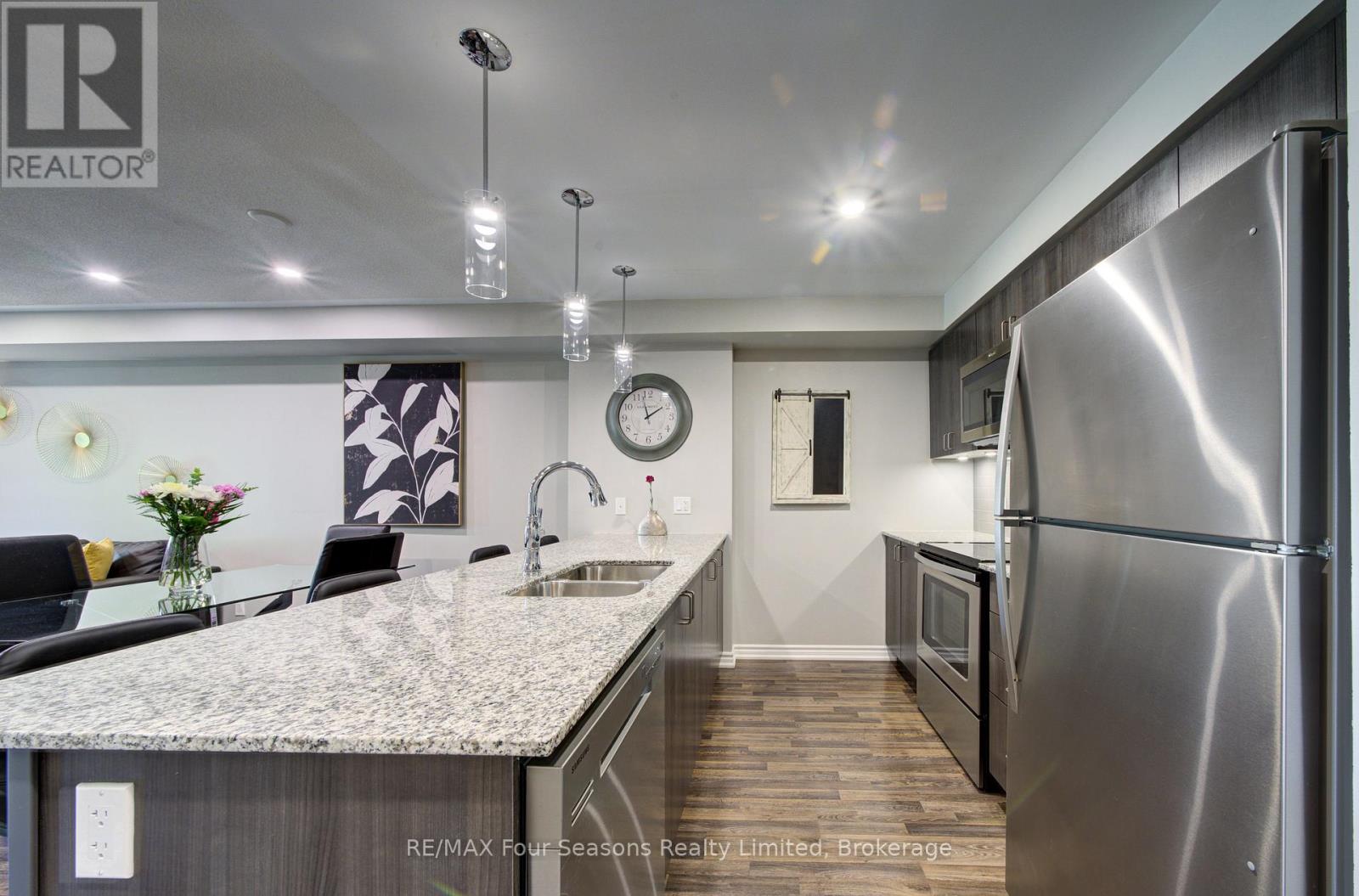 #104 5 ANCHORAGE CRESCENT - 8