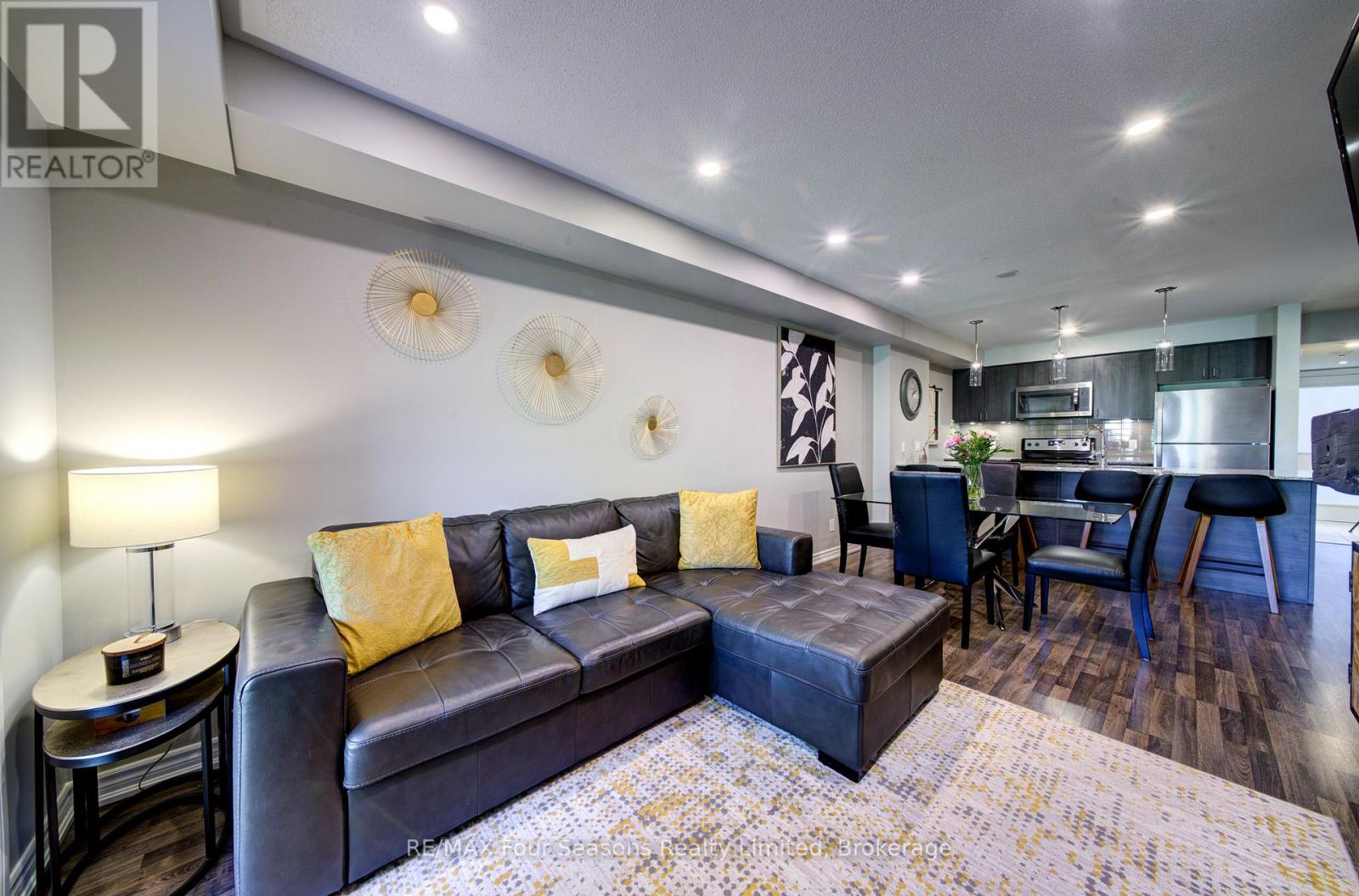 #104 5 ANCHORAGE CRESCENT - 19