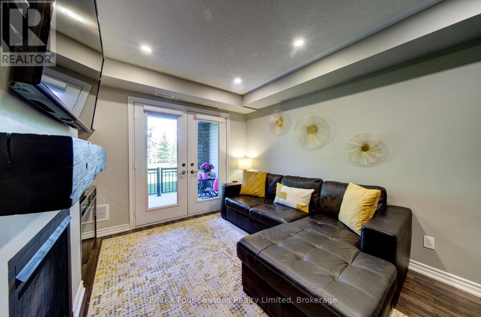 #104 5 ANCHORAGE CRESCENT - 20