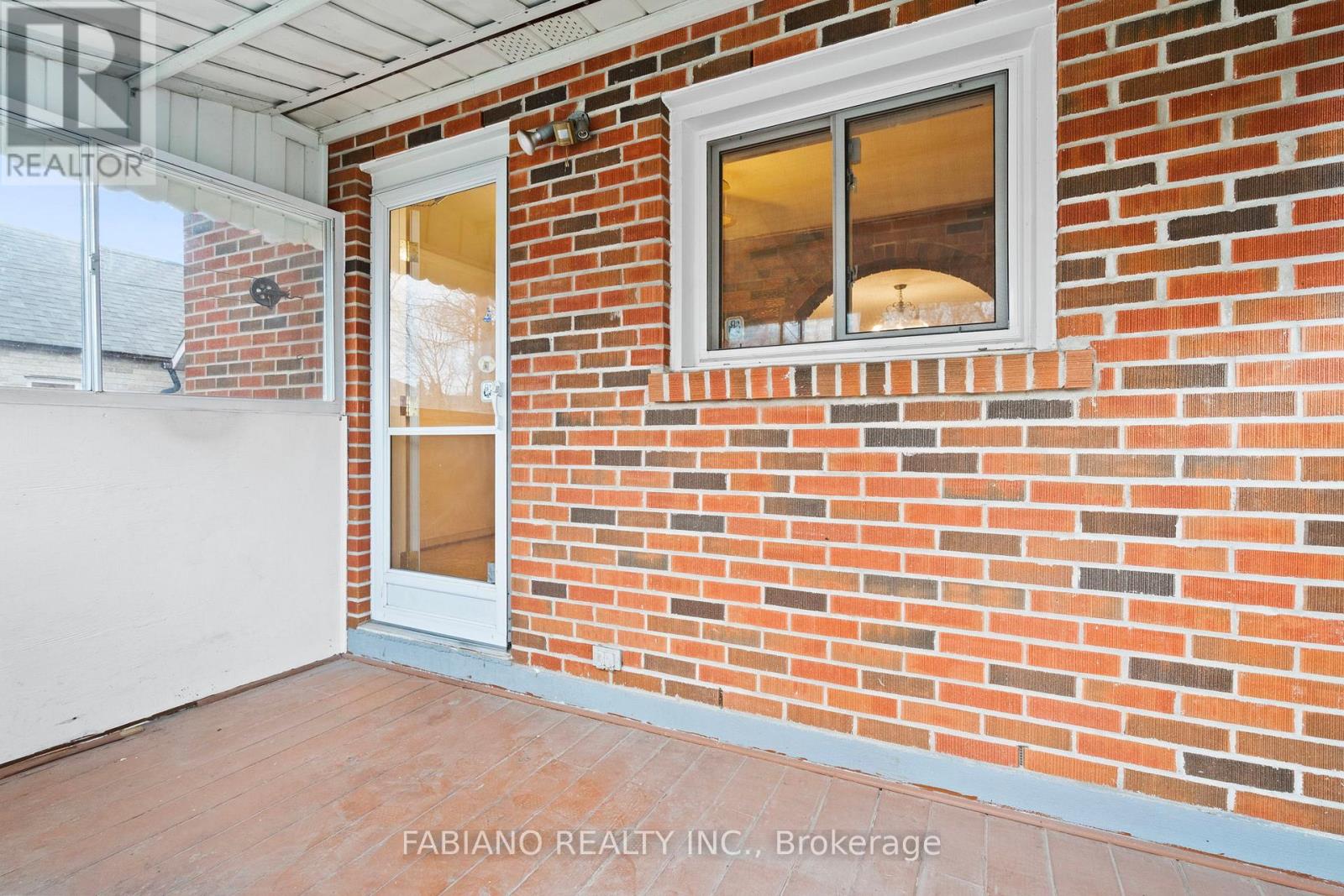 80 CAYUGA AVENUE - 34