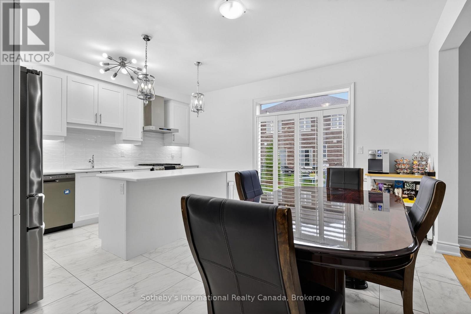 5 MIDDLETON DRIVE - 12