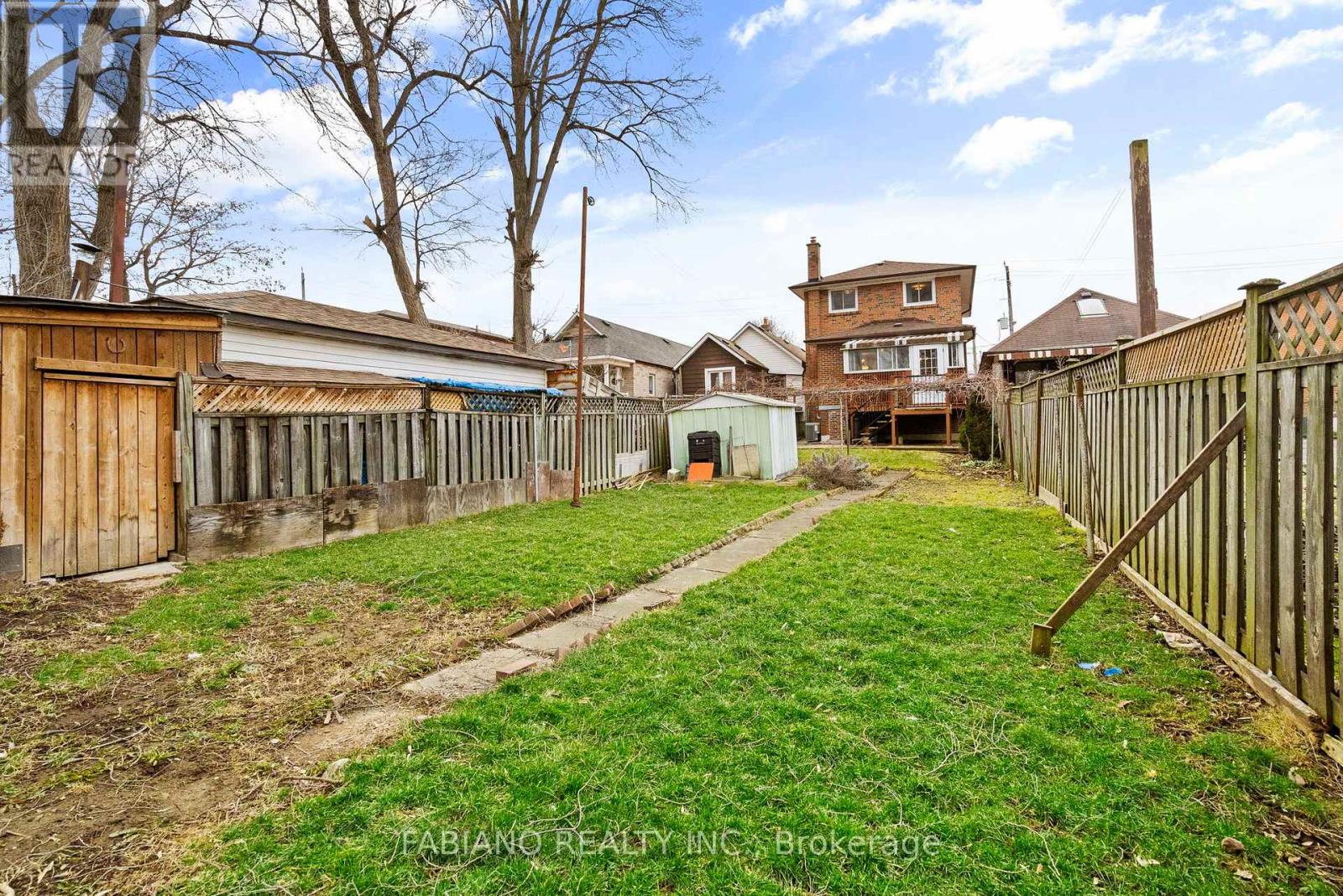 80 CAYUGA AVENUE - 40