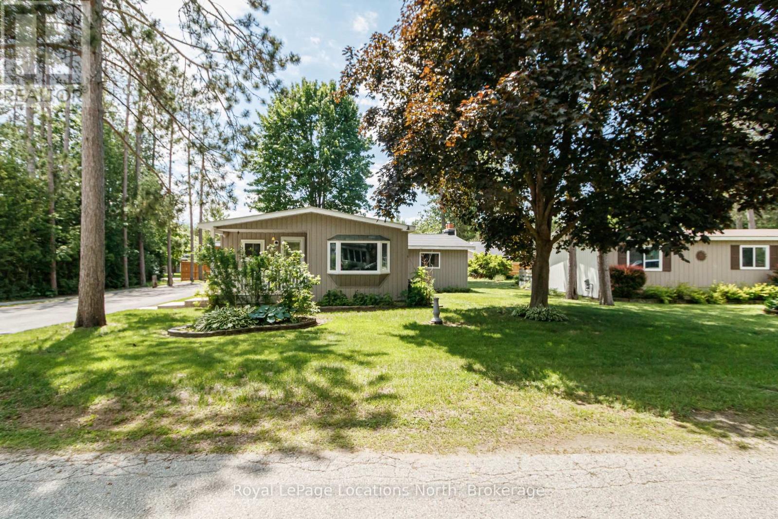 5 GOLF AVENUE E - 1