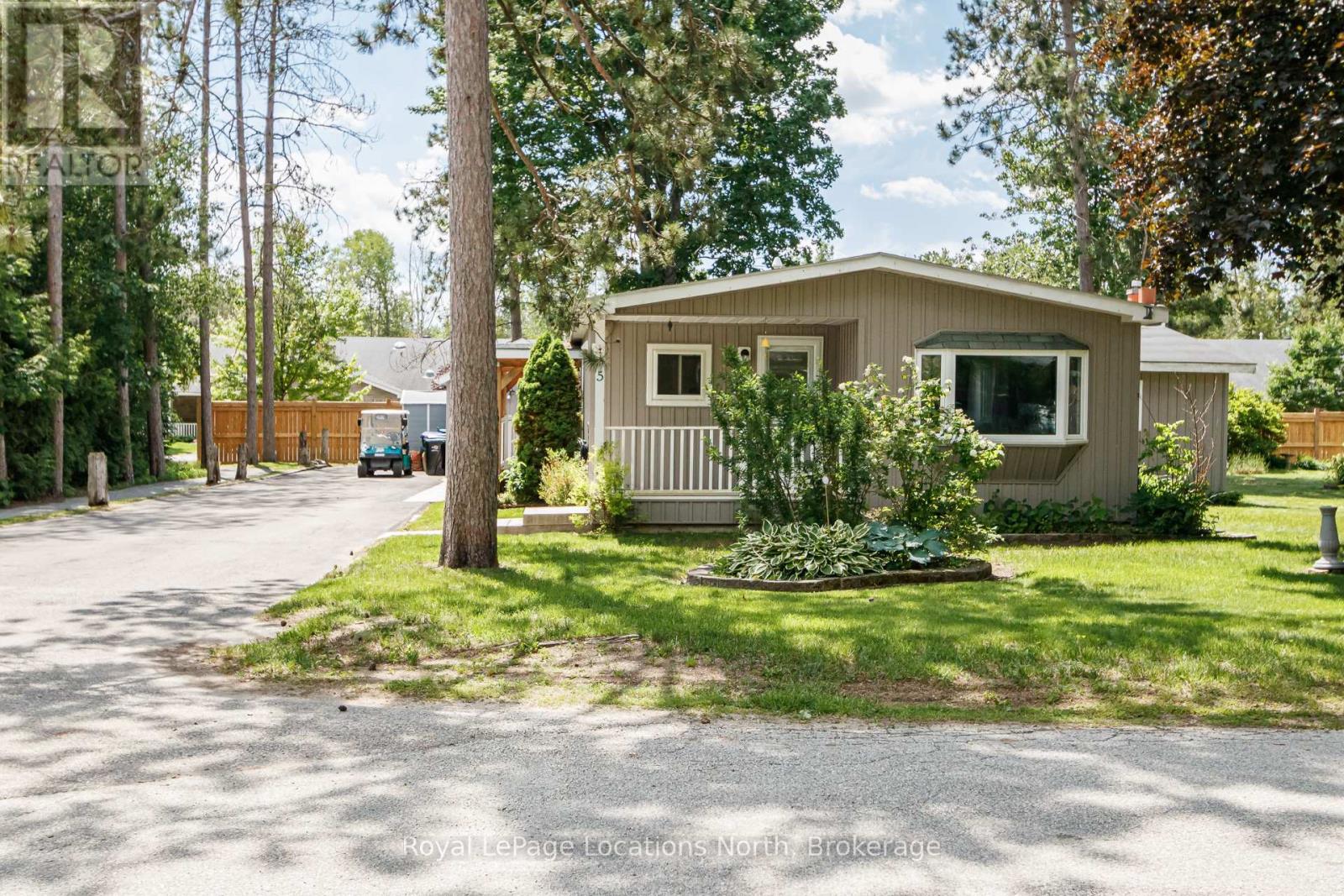 5 GOLF AVENUE E - 3