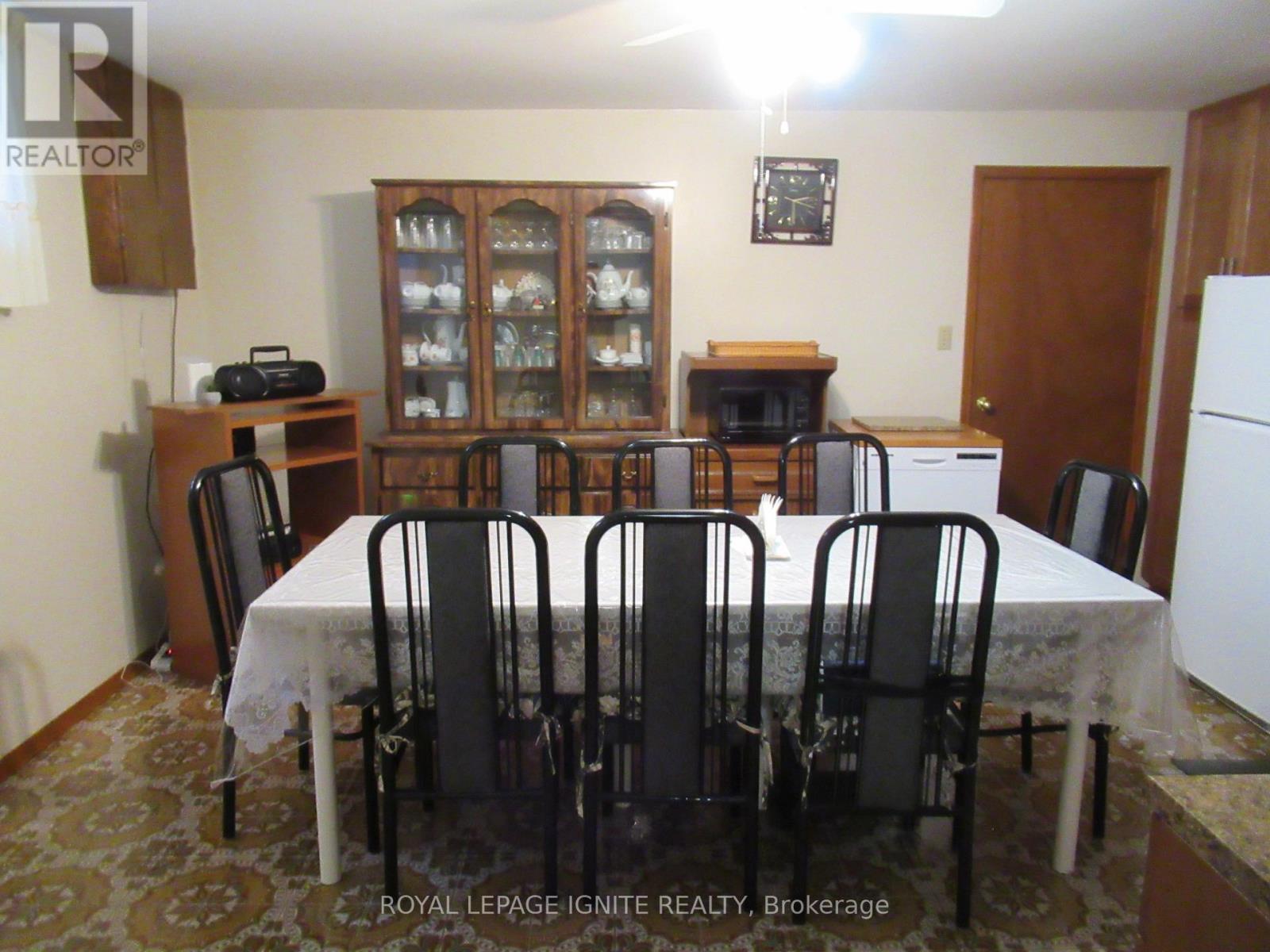 8 NEWLOVE COURT - 20
