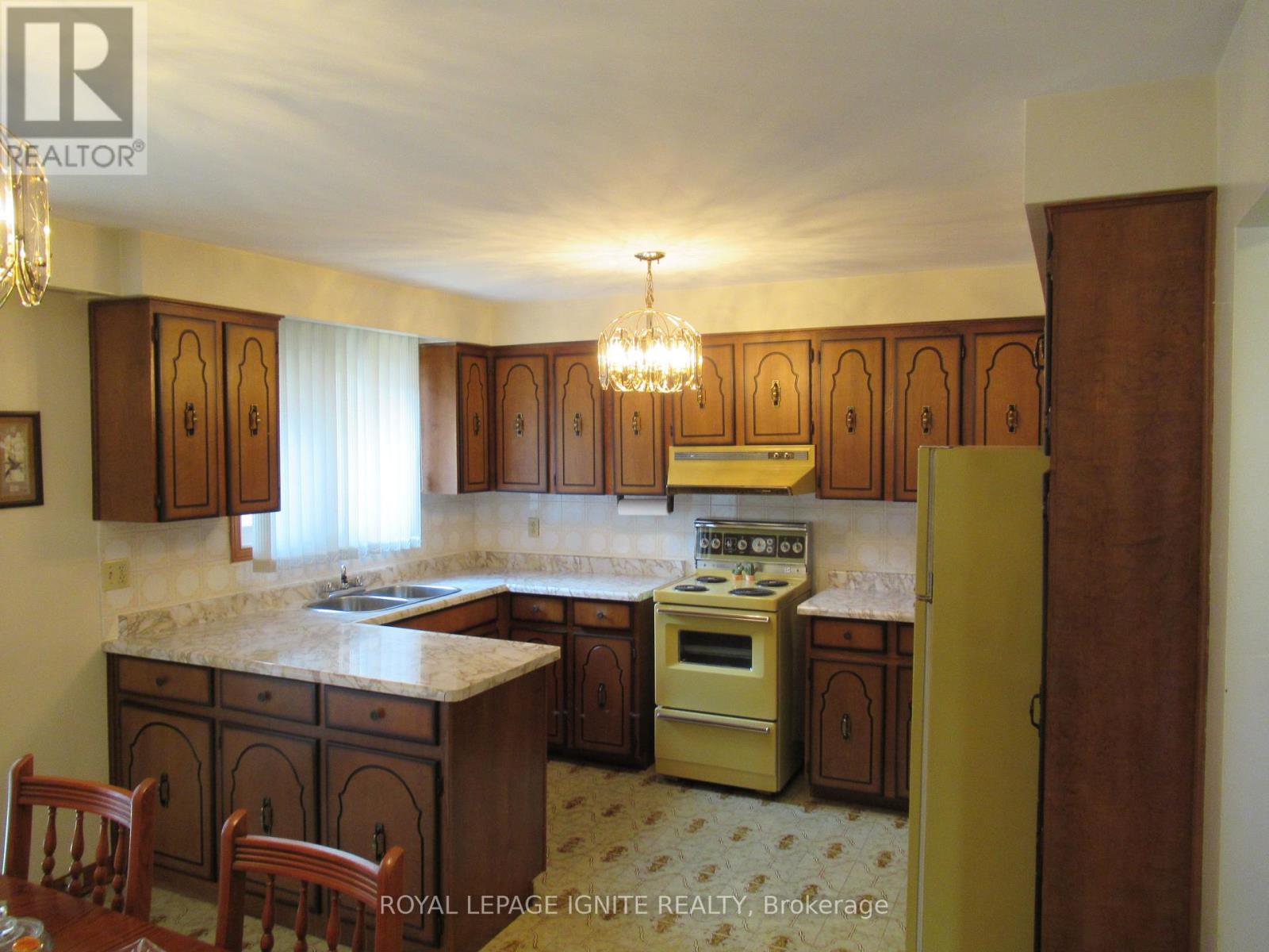 8 NEWLOVE COURT - 4