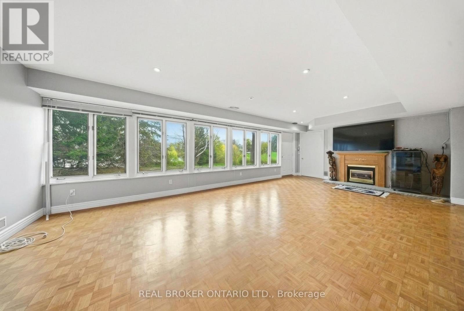 529 CONSERVATION DRIVE - 27
